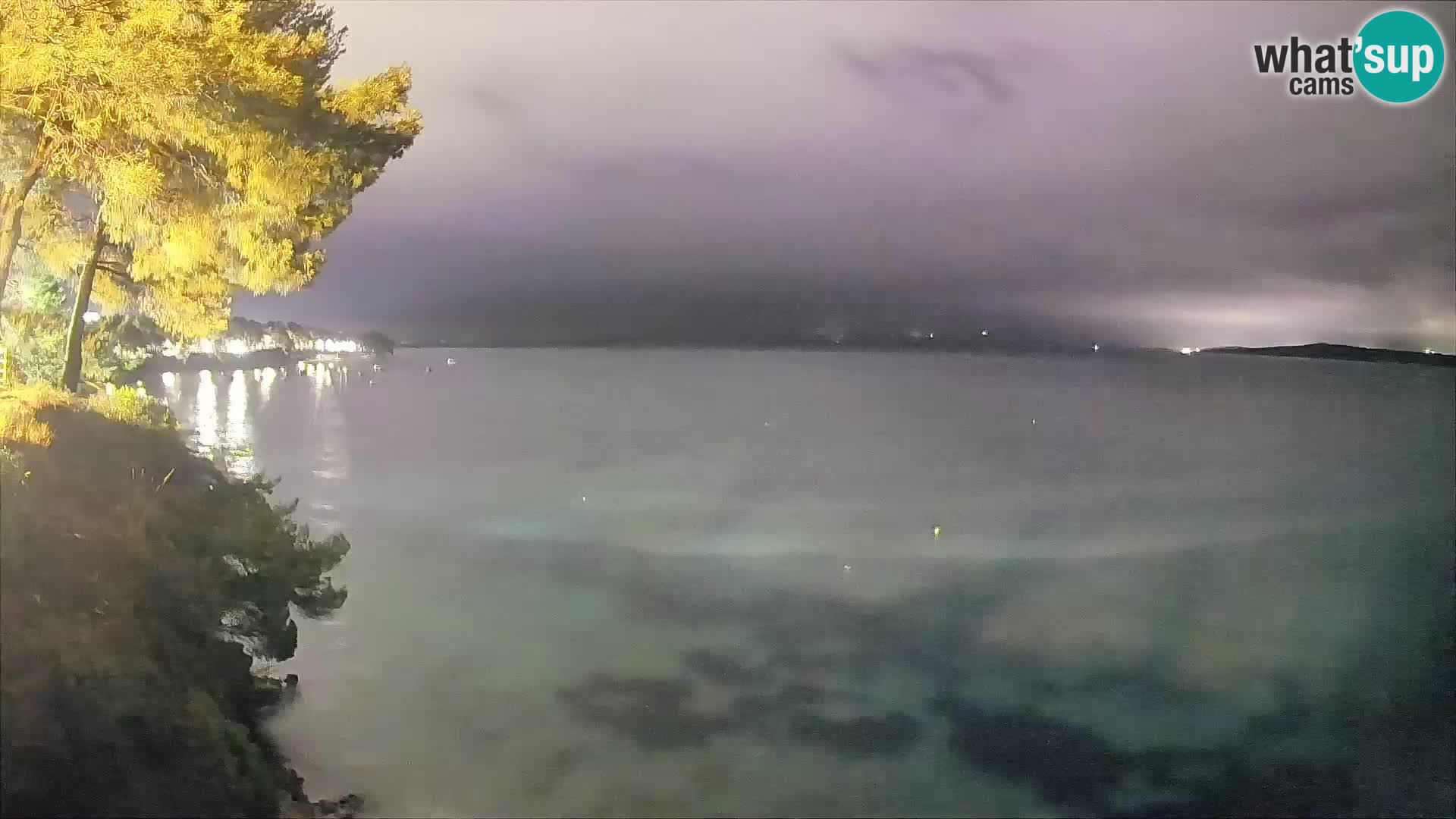 Web kamera Potočine Bol – Pogled uživo na plažu Borak, otok Brač