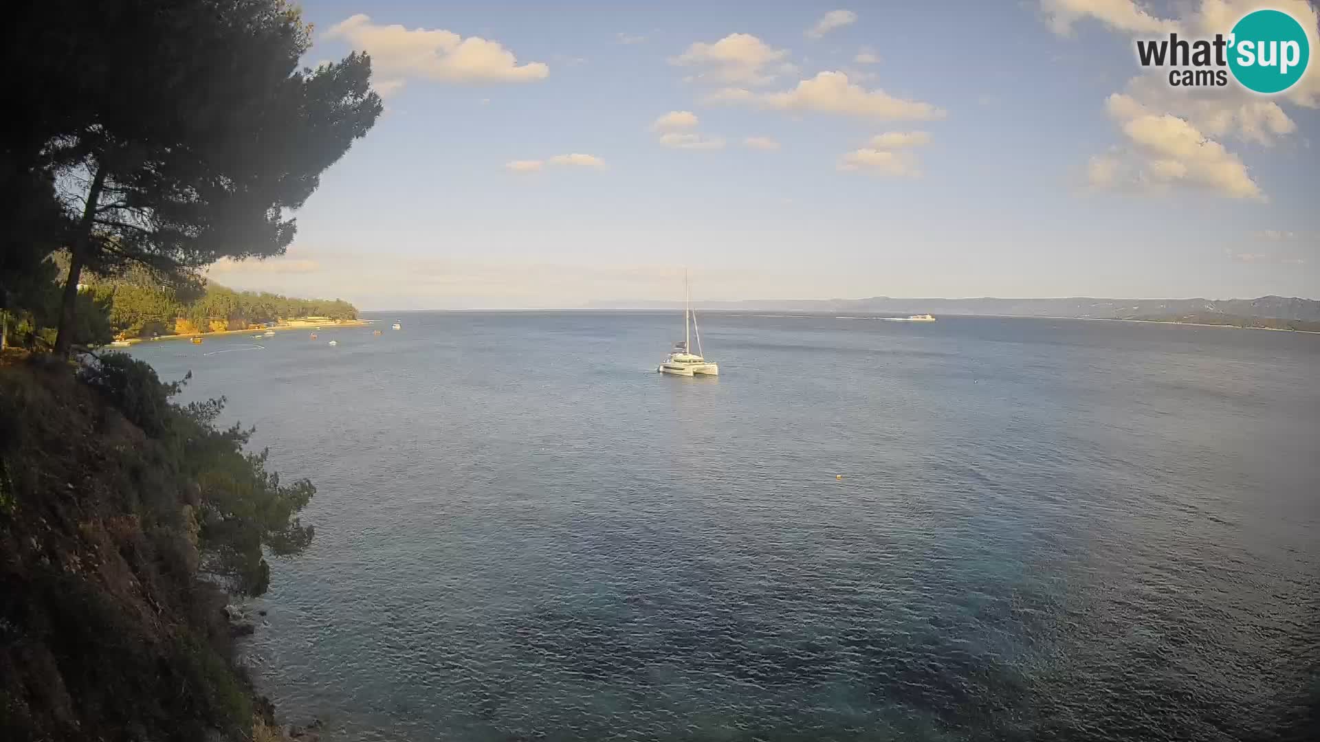 Spletna kamera Plaža Potočine Bol – Pogled v živo na plažo Borak, otok Brač