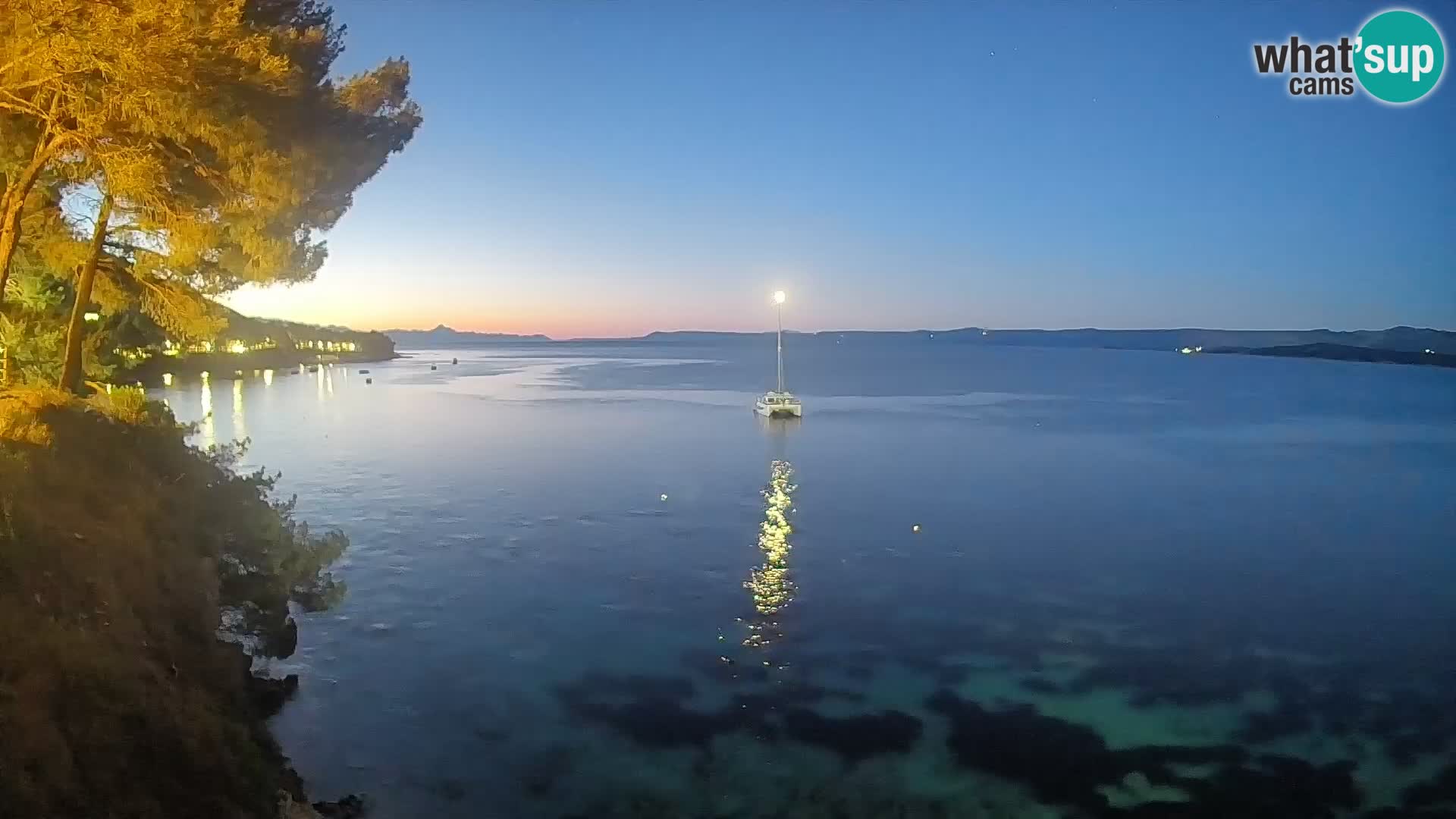 Webcam Spiaggia Potočine Bol – Vista live sulla spiaggia Borak, Isola di Brač
