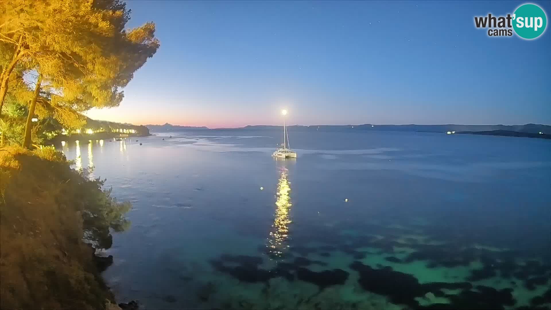Webcam Spiaggia Potočine Bol – Vista live sulla spiaggia Borak, Isola di Brač