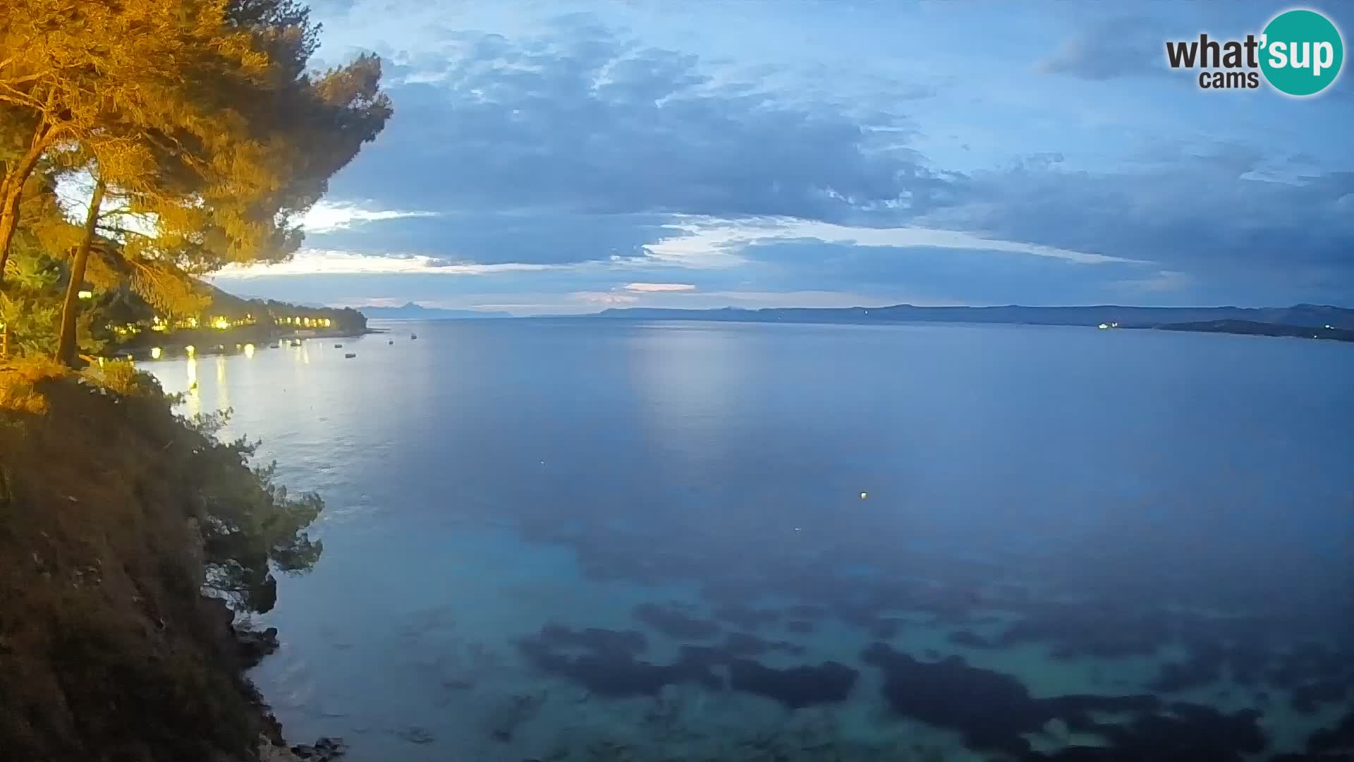 Spletna kamera Plaža Potočine Bol – Pogled v živo na plažo Borak, otok Brač