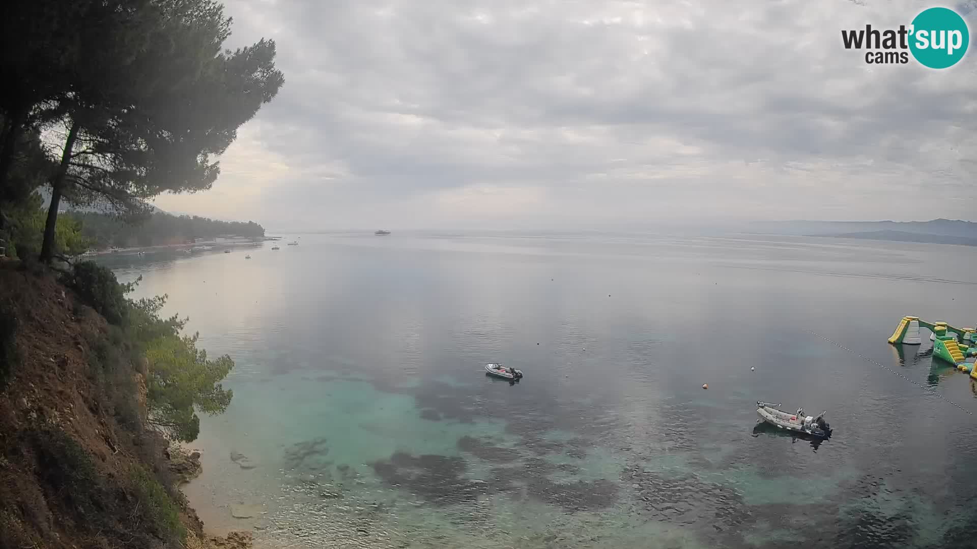 Spletna kamera Plaža Potočine Bol – Pogled v živo na plažo Borak, otok Brač