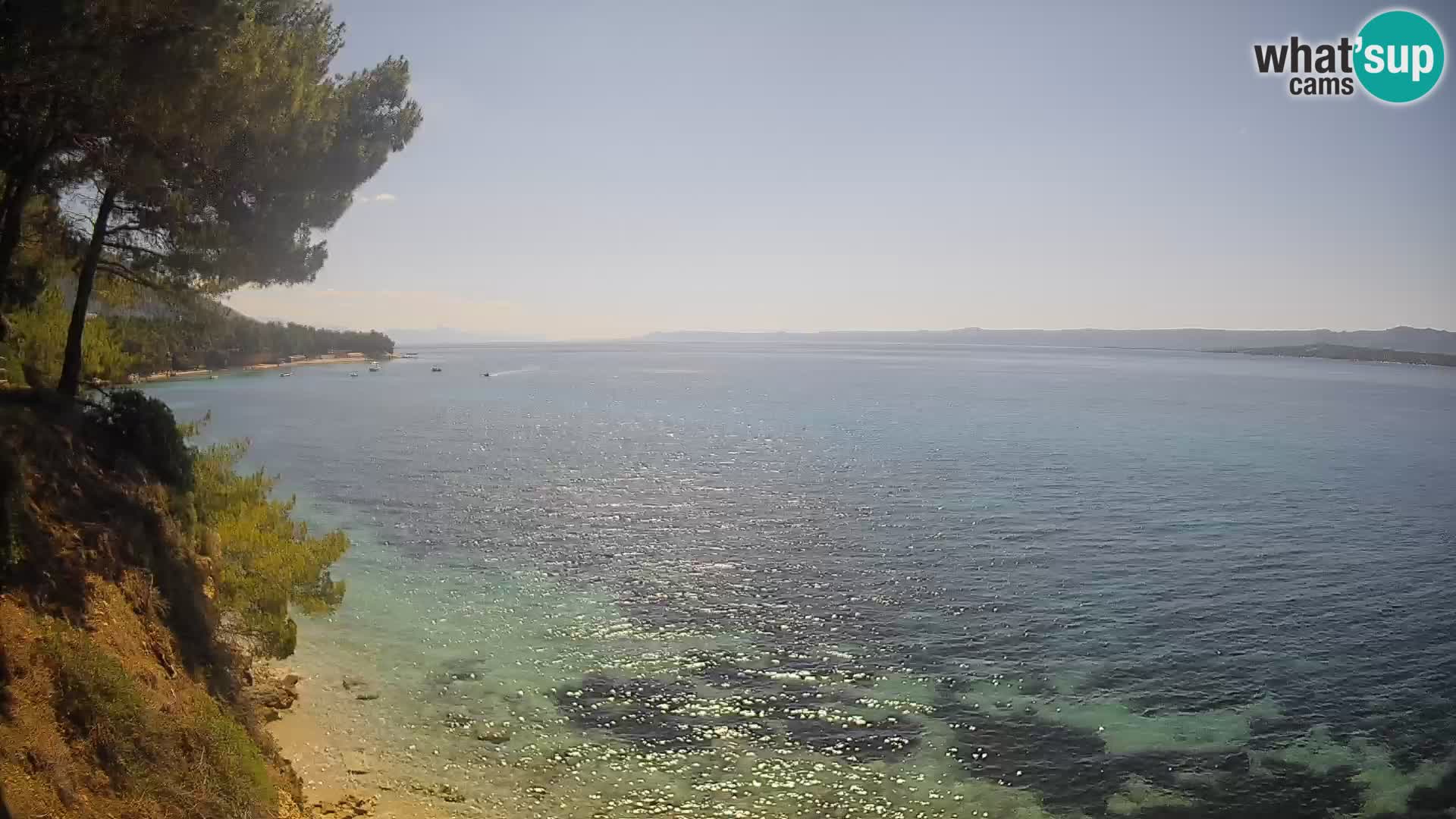 Spletna kamera Plaža Potočine Bol – Pogled v živo na plažo Borak, otok Brač