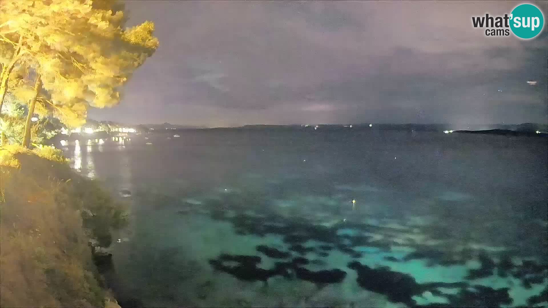 Web kamera Potočine Bol – Pogled uživo na plažu Borak, otok Brač