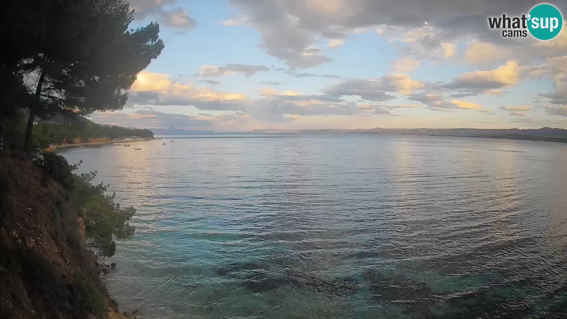 Spletna kamera Plaža Potočine Bol – Pogled v živo na plažo Borak, otok Brač