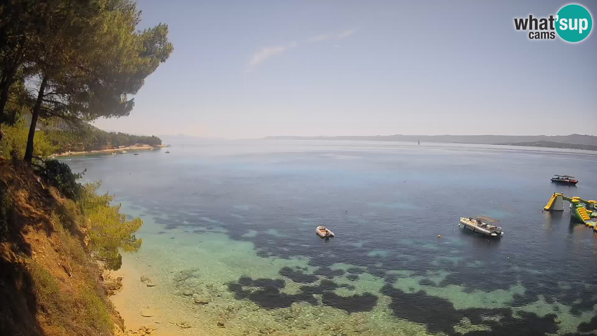 Spletna kamera Plaža Potočine Bol – Pogled v živo na plažo Borak, otok Brač