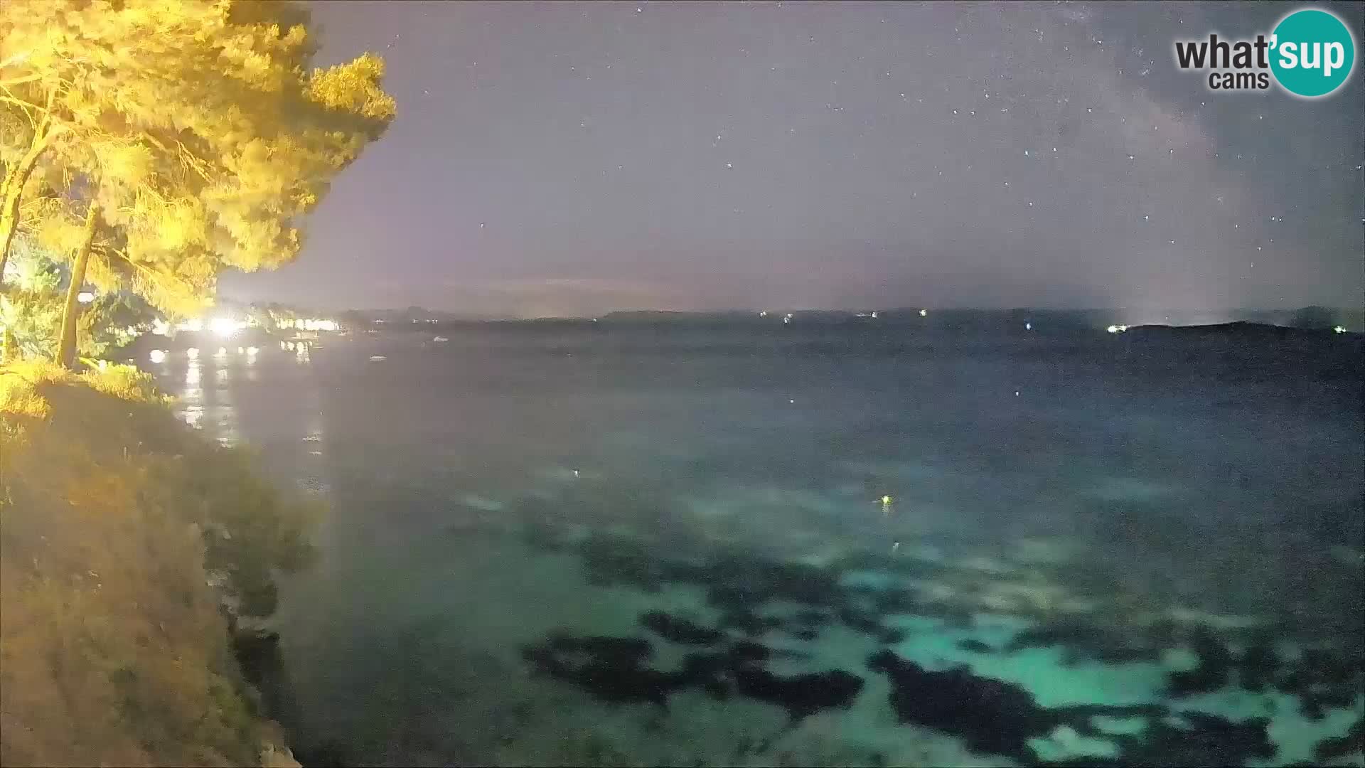 Web kamera Potočine Bol – Pogled uživo na plažu Borak, otok Brač