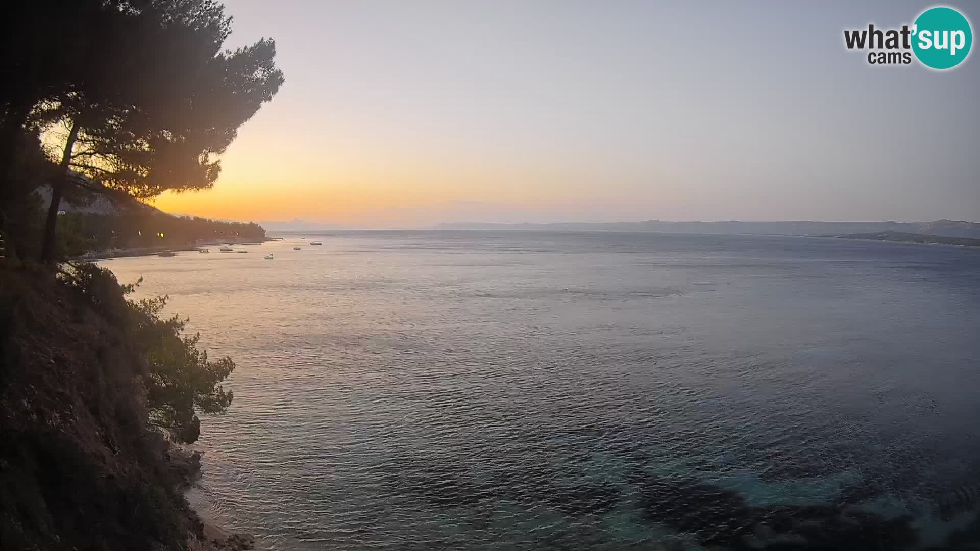 Spletna kamera Plaža Potočine Bol – Pogled v živo na plažo Borak, otok Brač