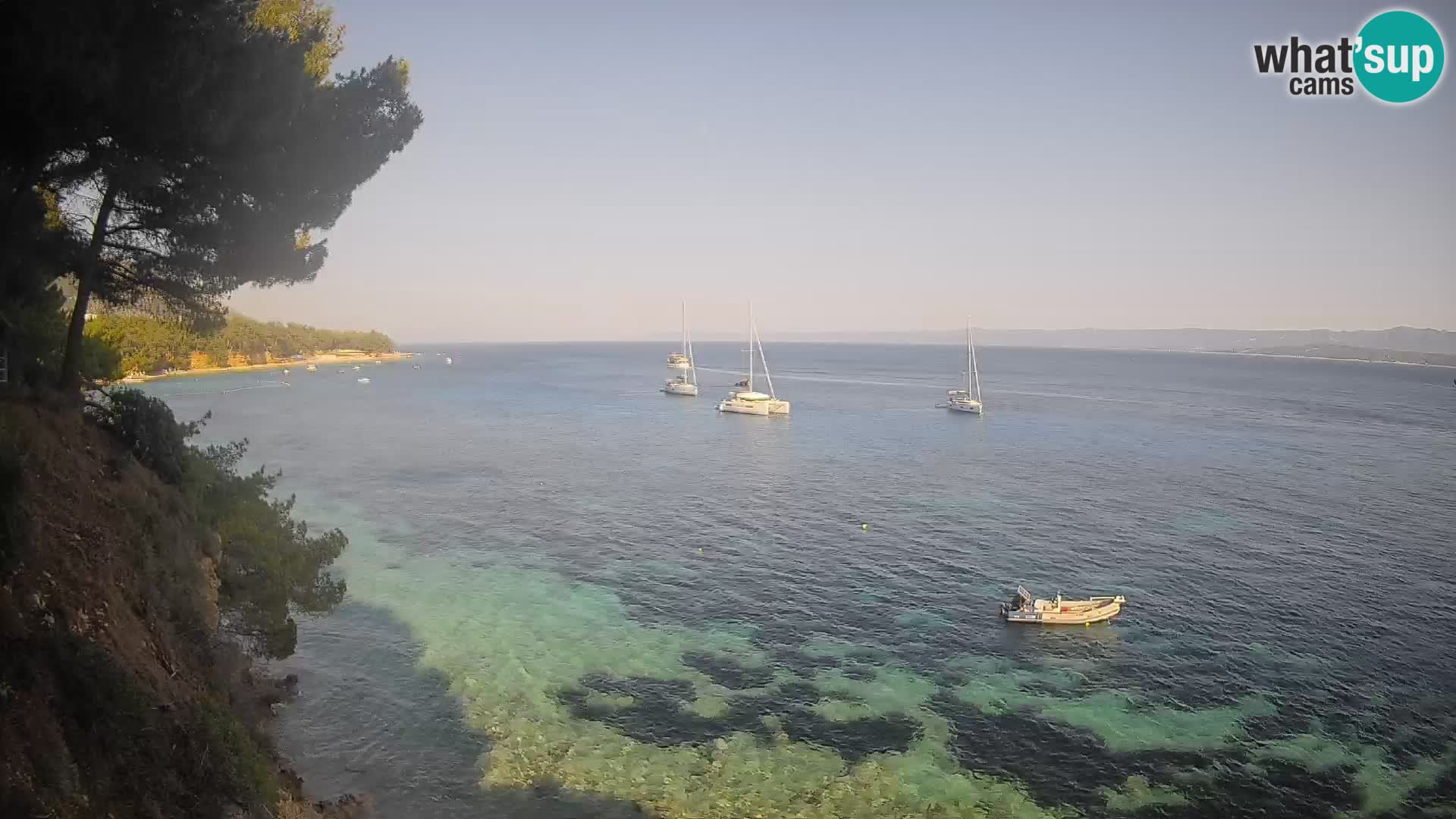Spletna kamera Plaža Potočine Bol – Pogled v živo na plažo Borak, otok Brač