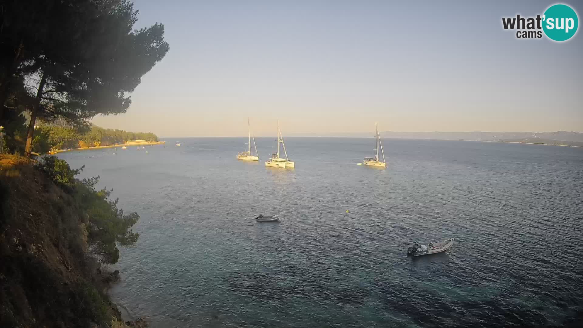 Spletna kamera Plaža Potočine Bol – Pogled v živo na plažo Borak, otok Brač