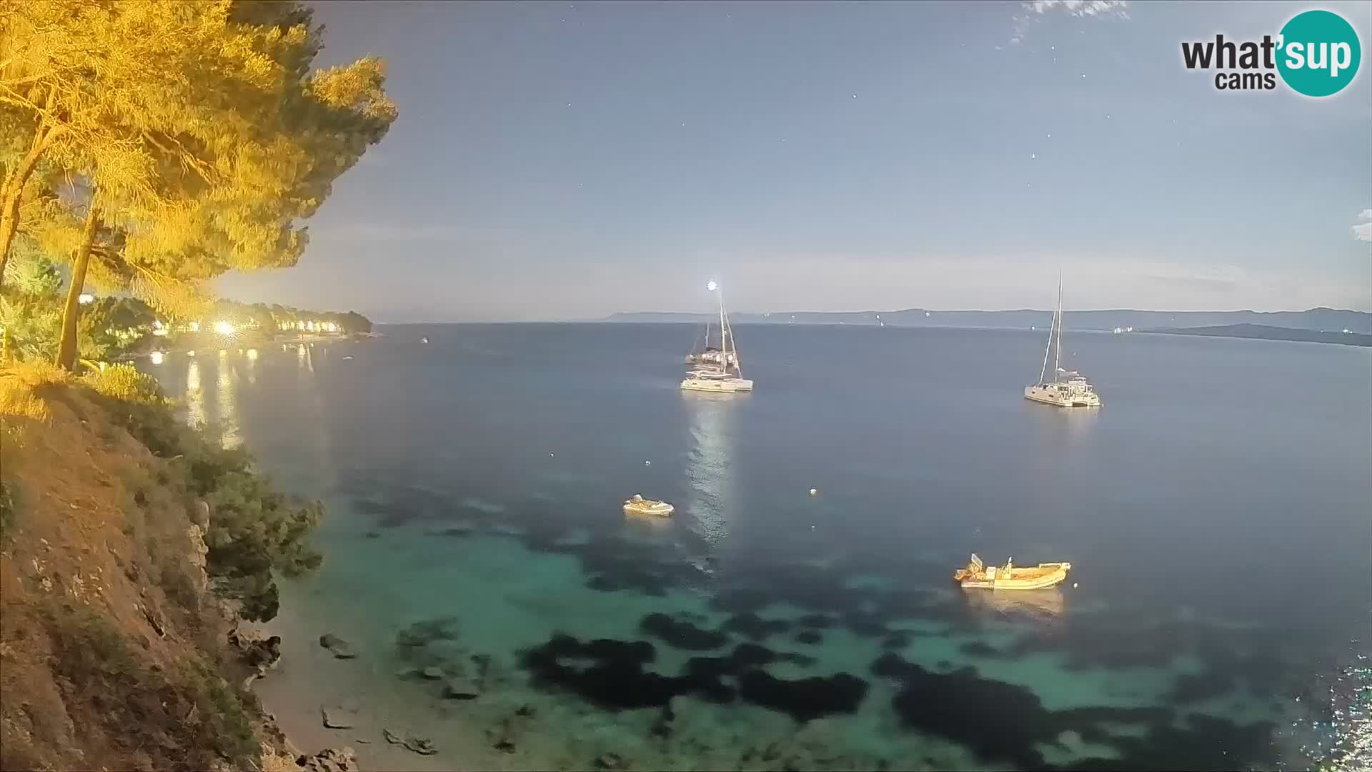 Web kamera Potočine Bol – Pogled uživo na plažu Borak, otok Brač