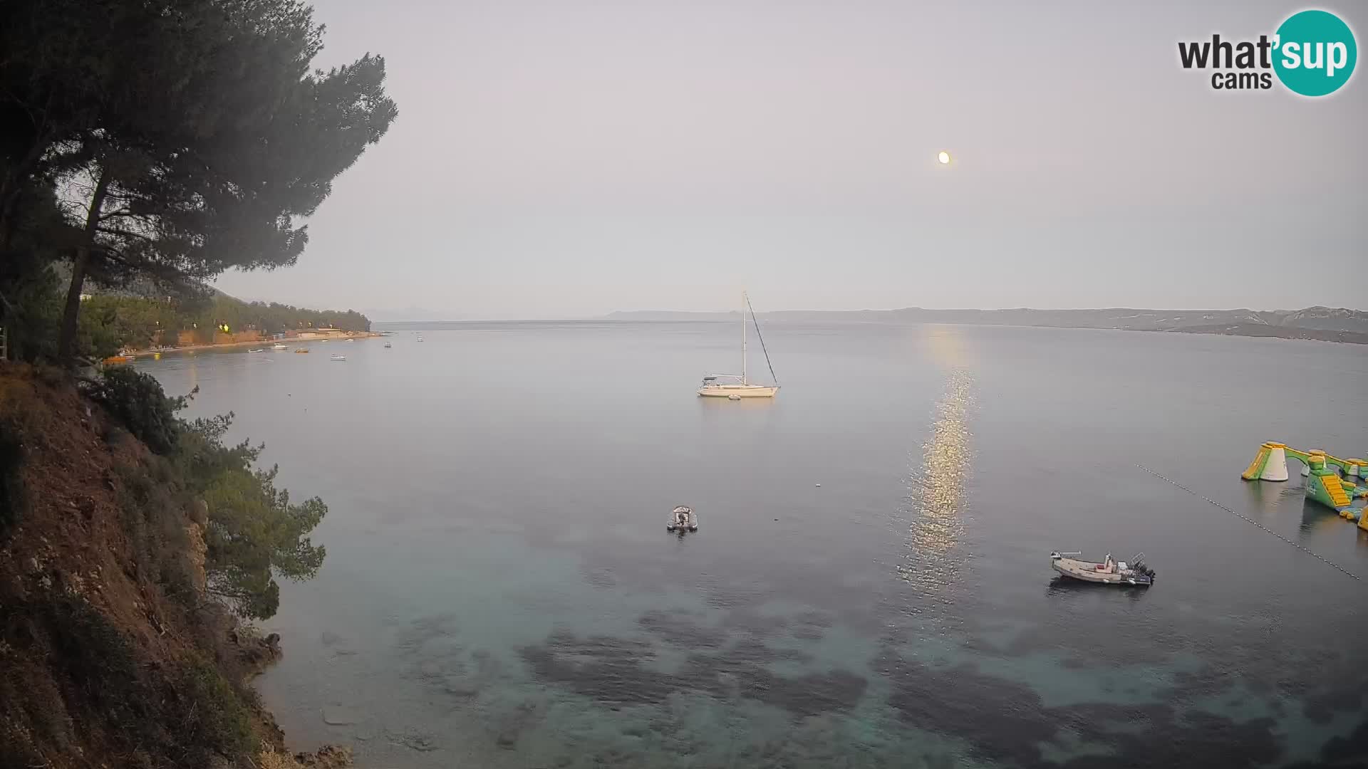 Webcam Spiaggia Potočine Bol – Vista live sulla spiaggia Borak, Isola di Brač