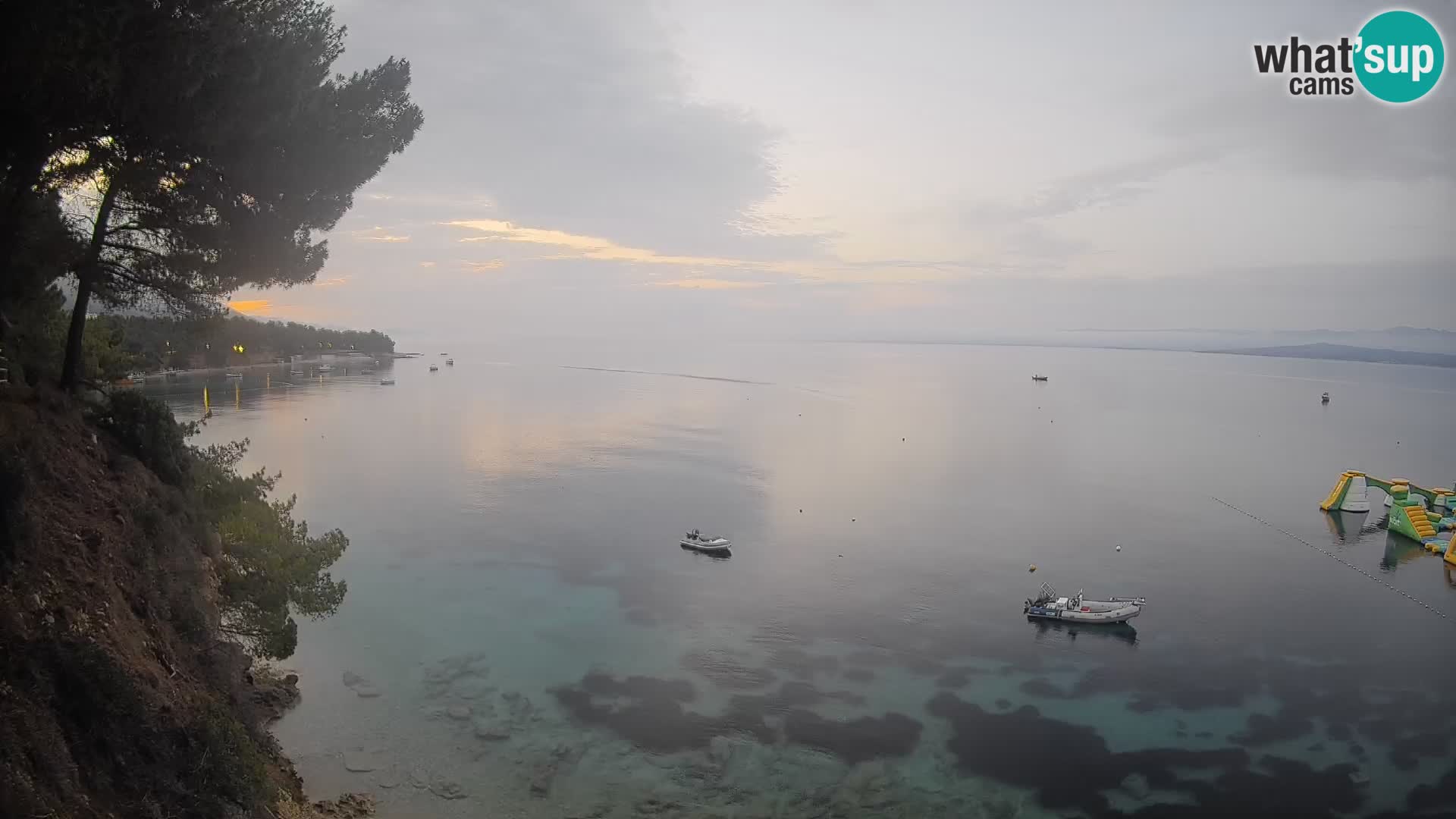 Spletna kamera Plaža Potočine Bol – Pogled v živo na plažo Borak, otok Brač