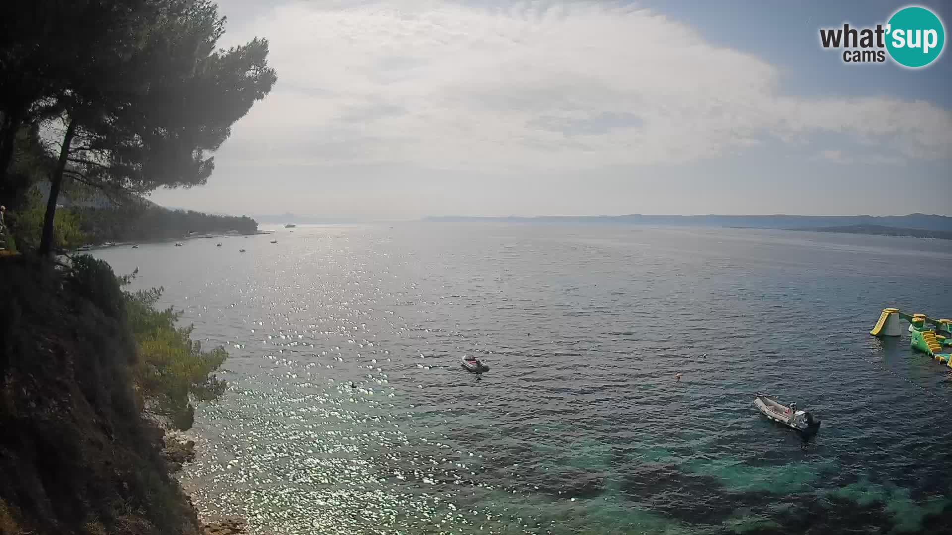 Spletna kamera Plaža Potočine Bol – Pogled v živo na plažo Borak, otok Brač
