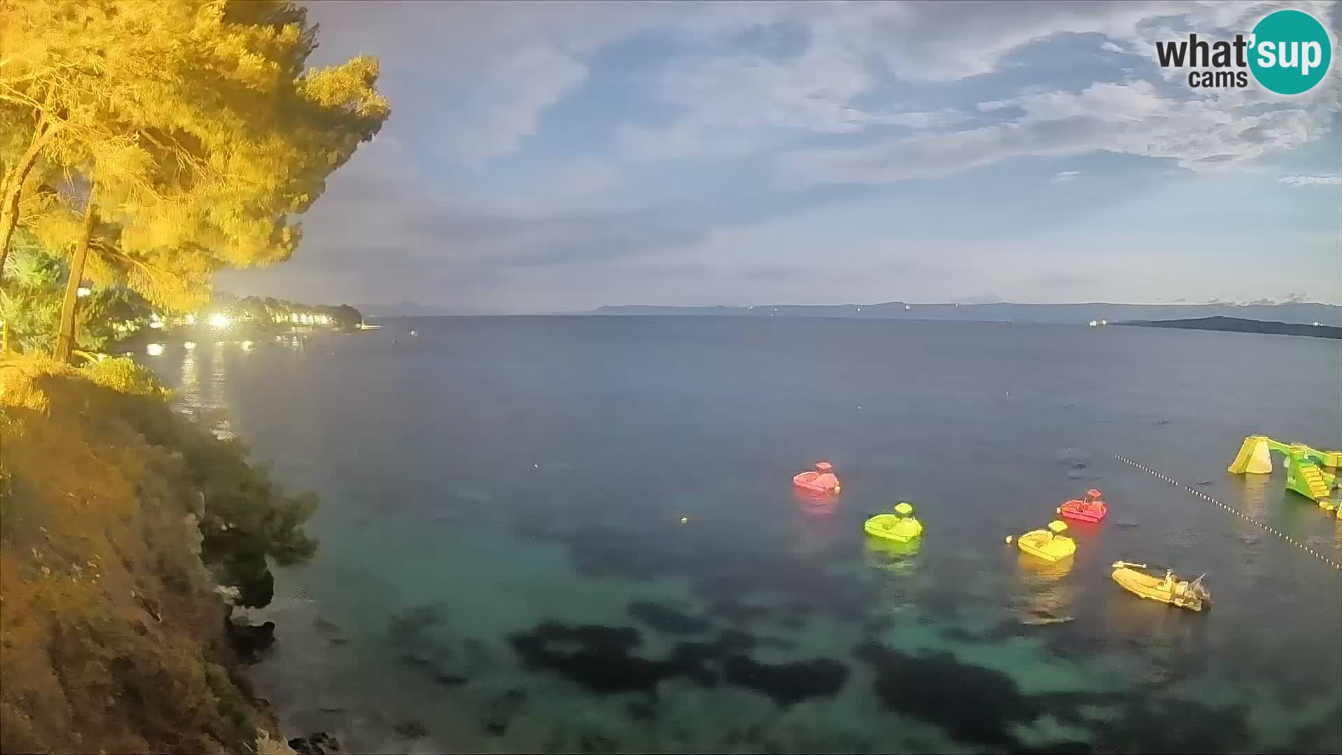 Spletna kamera Plaža Potočine Bol – Pogled v živo na plažo Borak, otok Brač