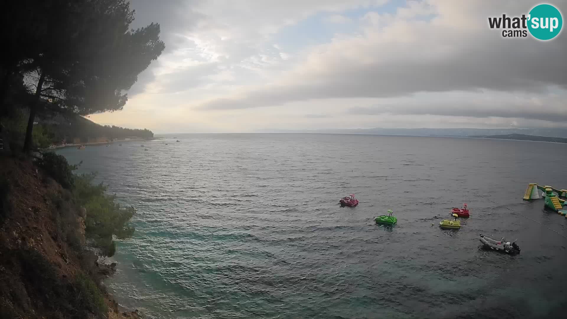 Spletna kamera Plaža Potočine Bol – Pogled v živo na plažo Borak, otok Brač