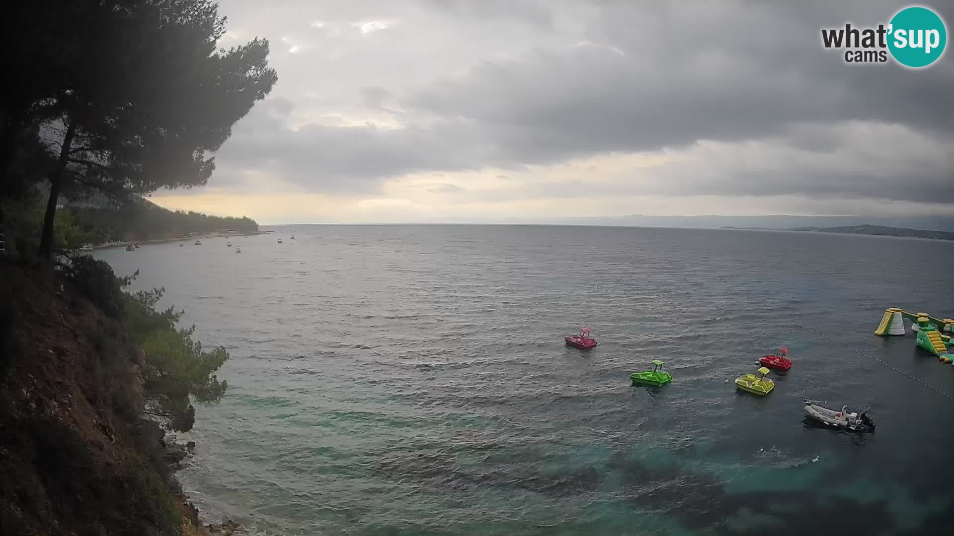 Spletna kamera Plaža Potočine Bol – Pogled v živo na plažo Borak, otok Brač