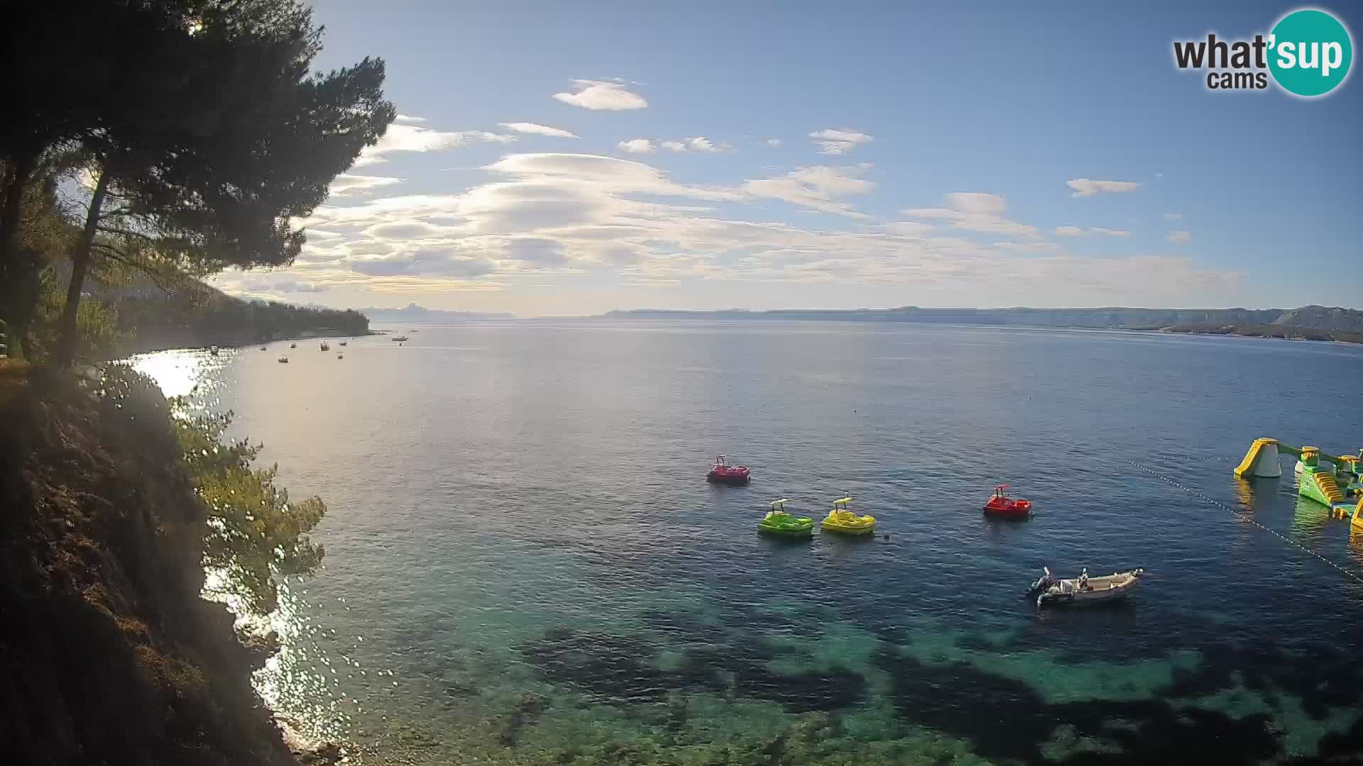 Spletna kamera Plaža Potočine Bol – Pogled v živo na plažo Borak, otok Brač