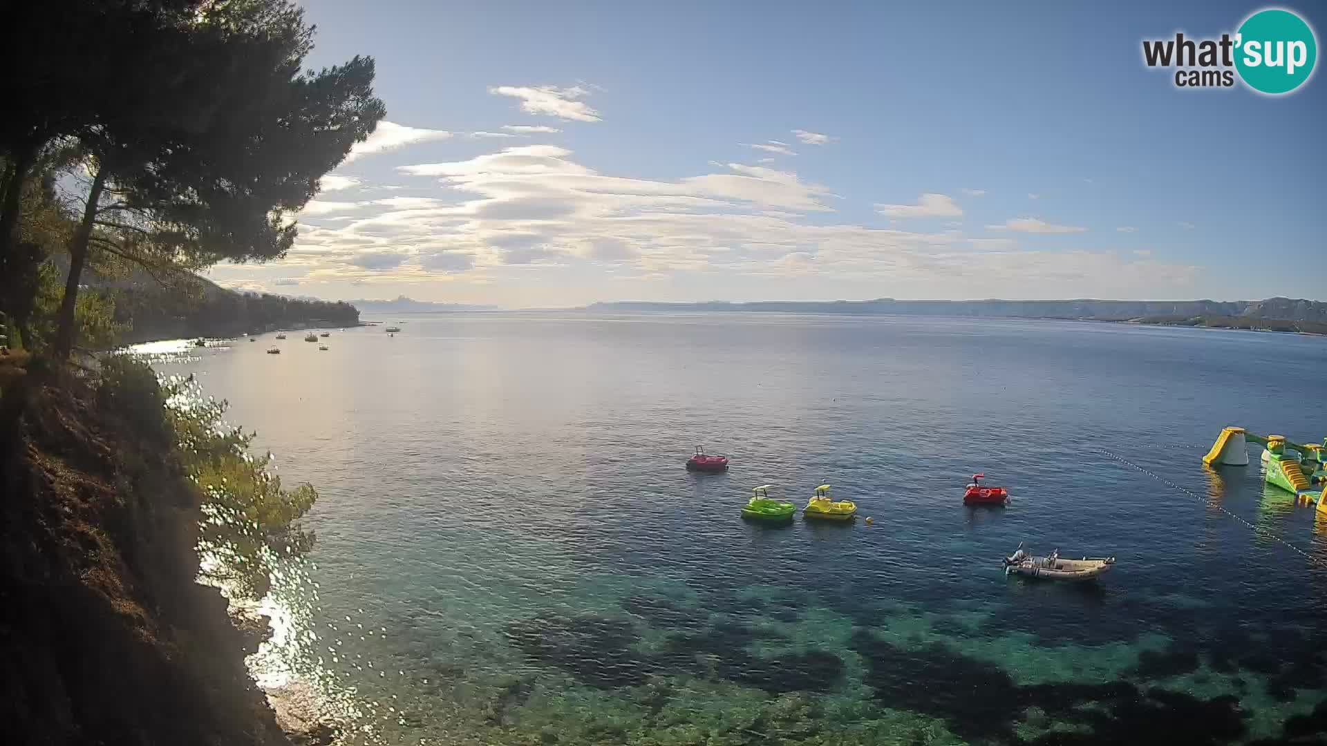 Spletna kamera Plaža Potočine Bol – Pogled v živo na plažo Borak, otok Brač