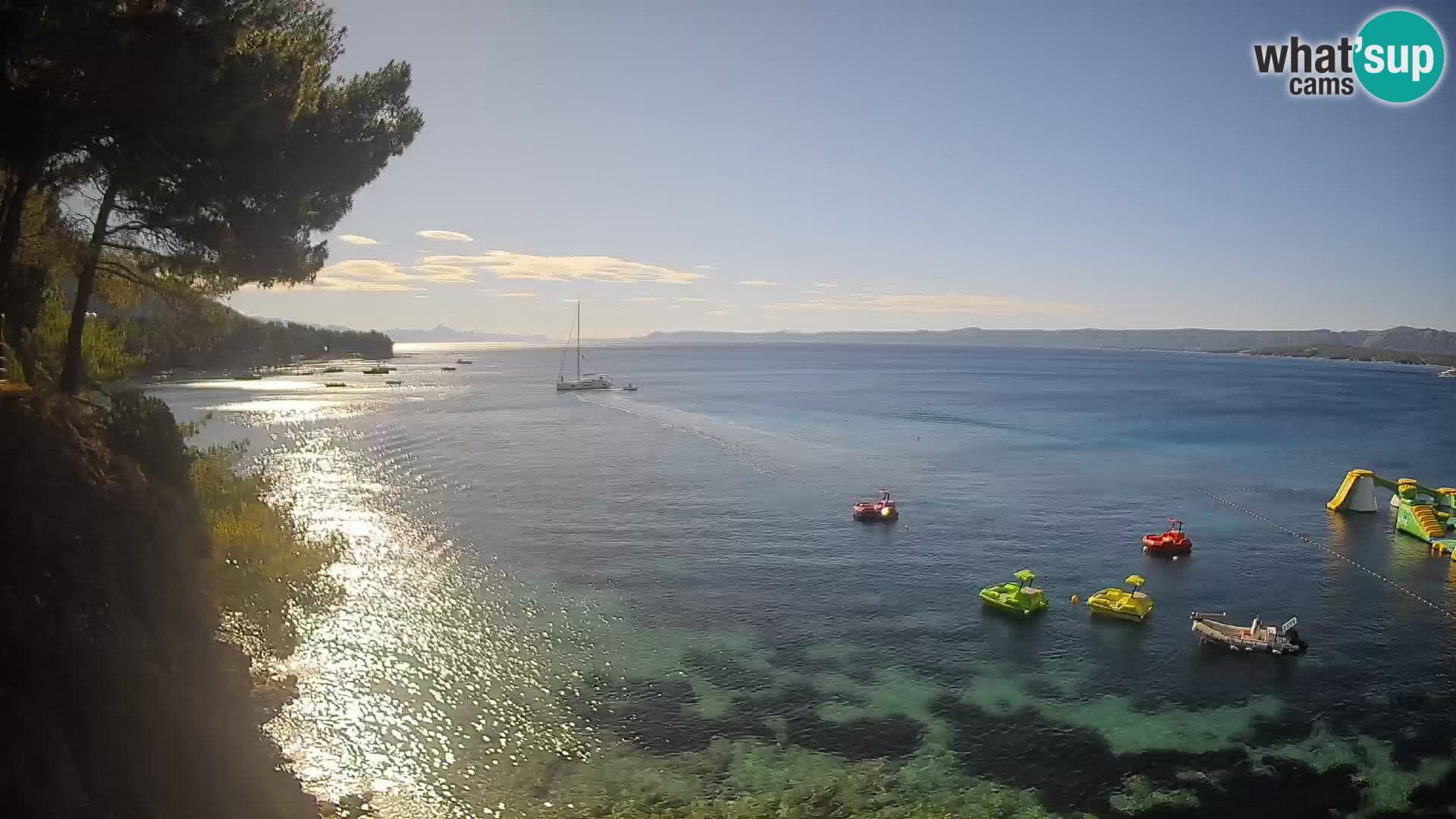 Spletna kamera Plaža Potočine Bol – Pogled v živo na plažo Borak, otok Brač