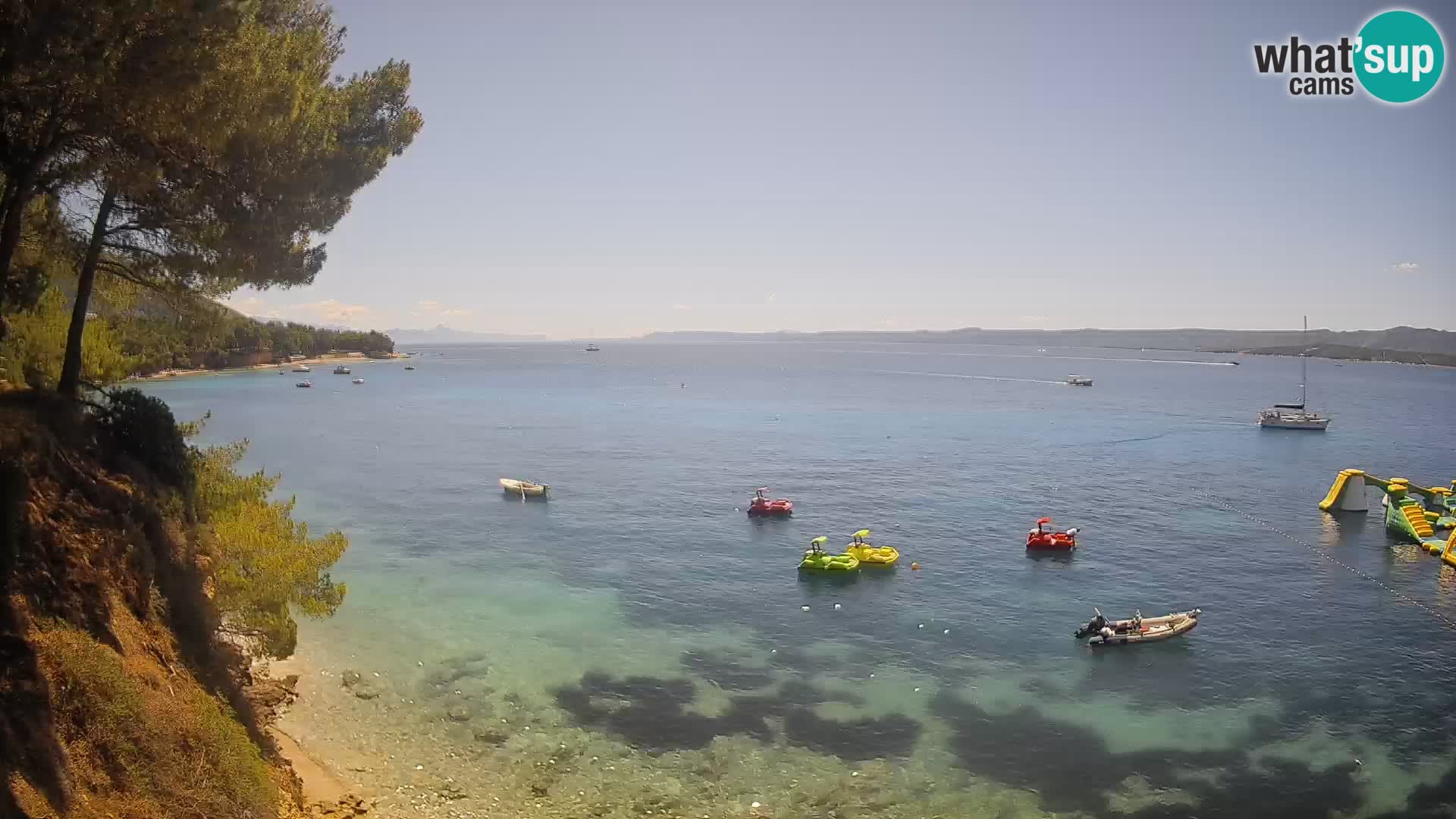 Spletna kamera Plaža Potočine Bol – Pogled v živo na plažo Borak, otok Brač