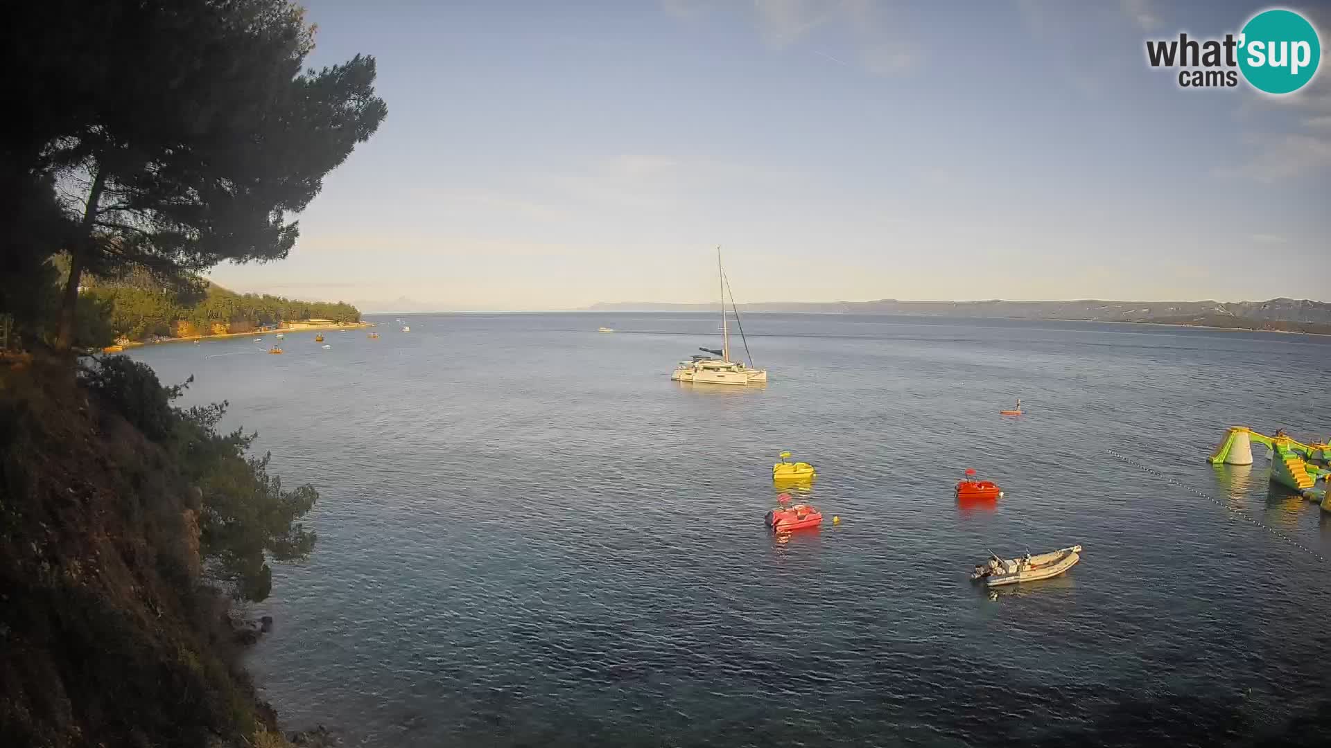 Spletna kamera Plaža Potočine Bol – Pogled v živo na plažo Borak, otok Brač