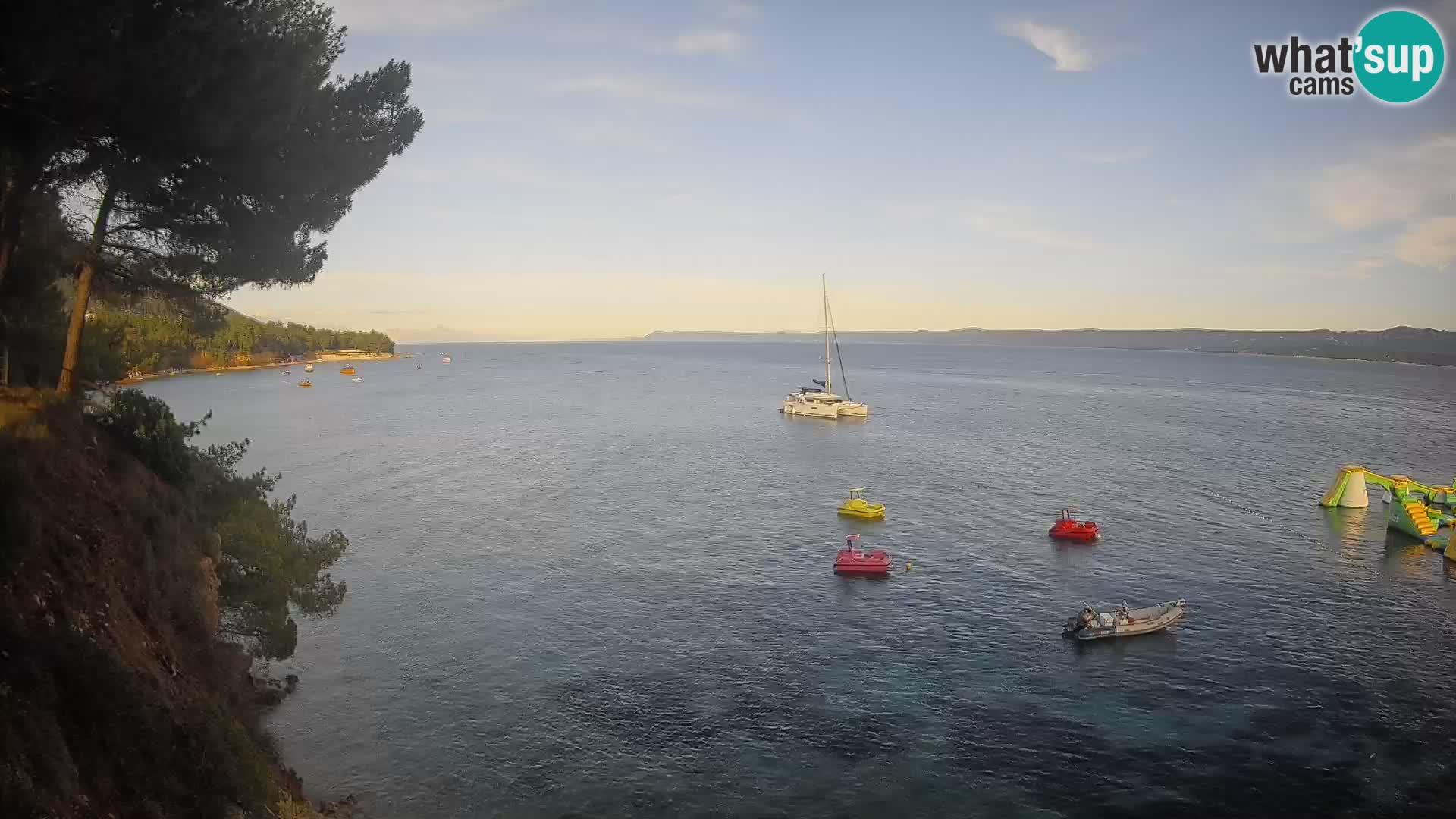 Spletna kamera Plaža Potočine Bol – Pogled v živo na plažo Borak, otok Brač