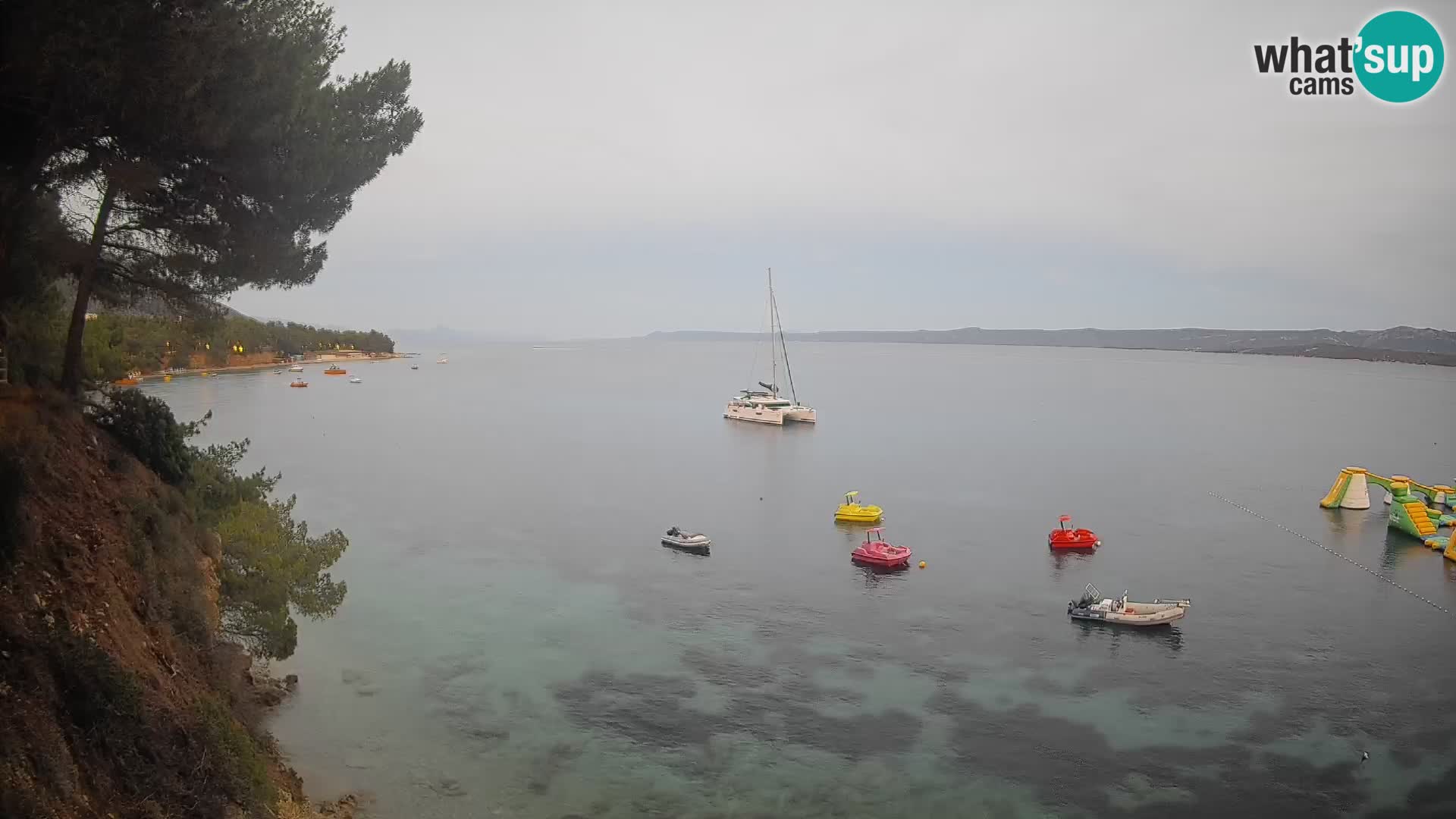 Spletna kamera Plaža Potočine Bol – Pogled v živo na plažo Borak, otok Brač
