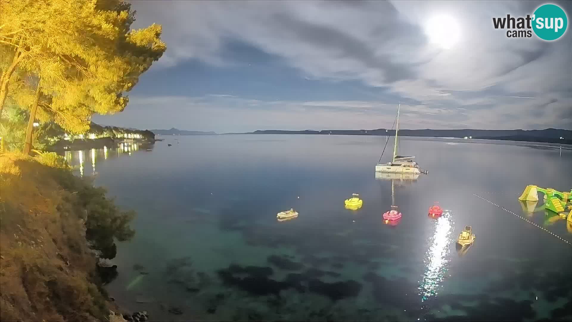 Webcam Spiaggia Potočine Bol – Vista live sulla spiaggia Borak, Isola di Brač
