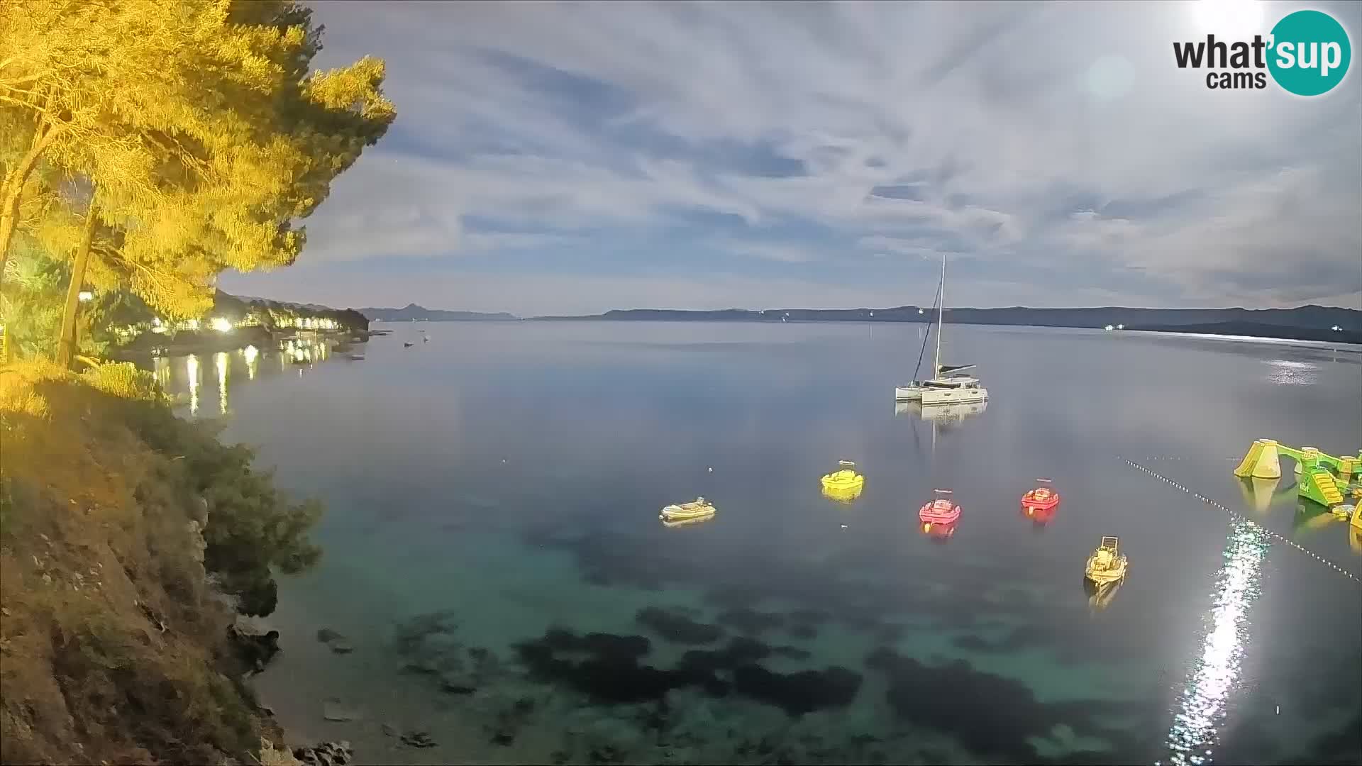Webcam Spiaggia Potočine Bol – Vista live sulla spiaggia Borak, Isola di Brač