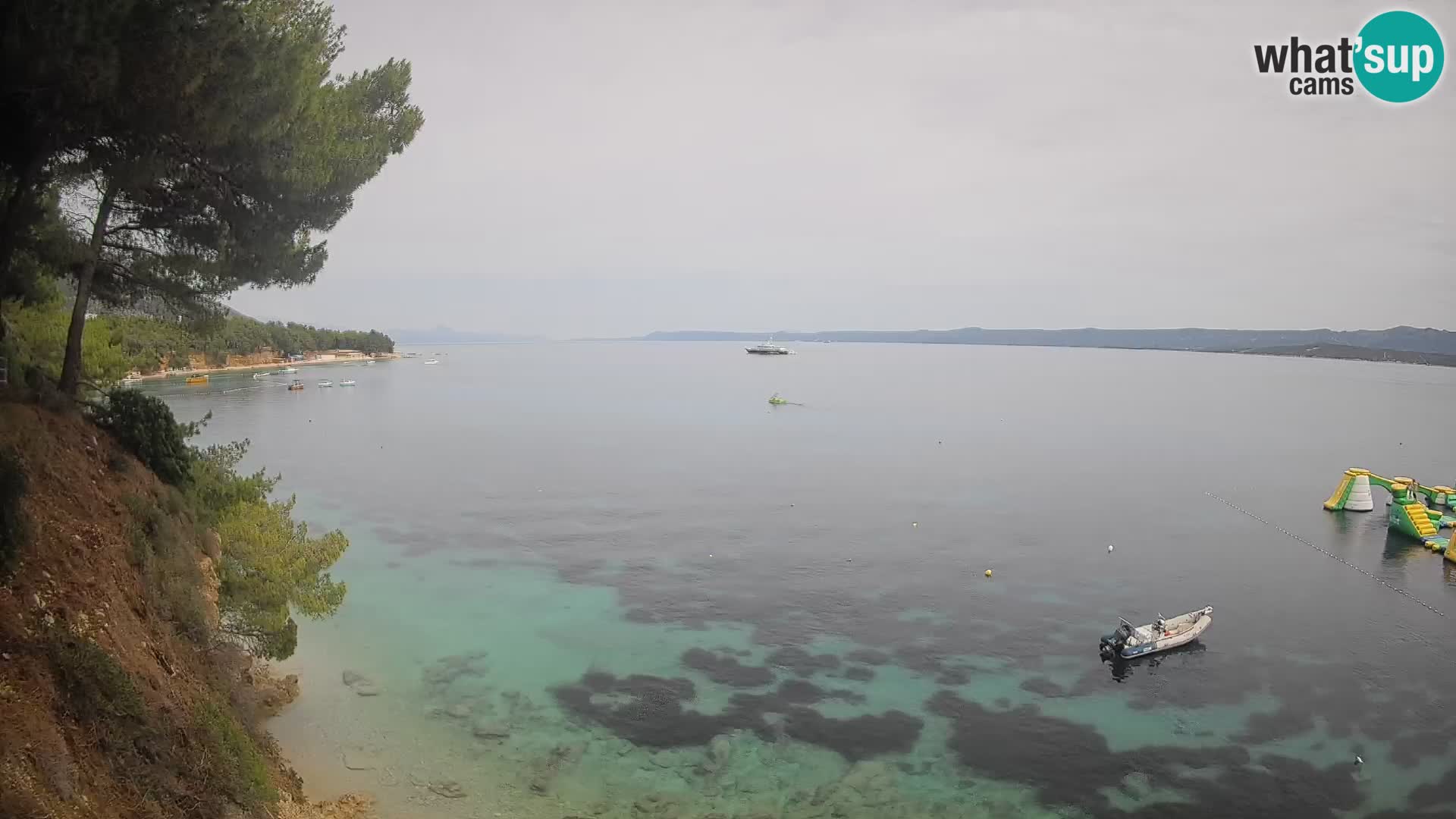 Spletna kamera Plaža Potočine Bol – Pogled v živo na plažo Borak, otok Brač