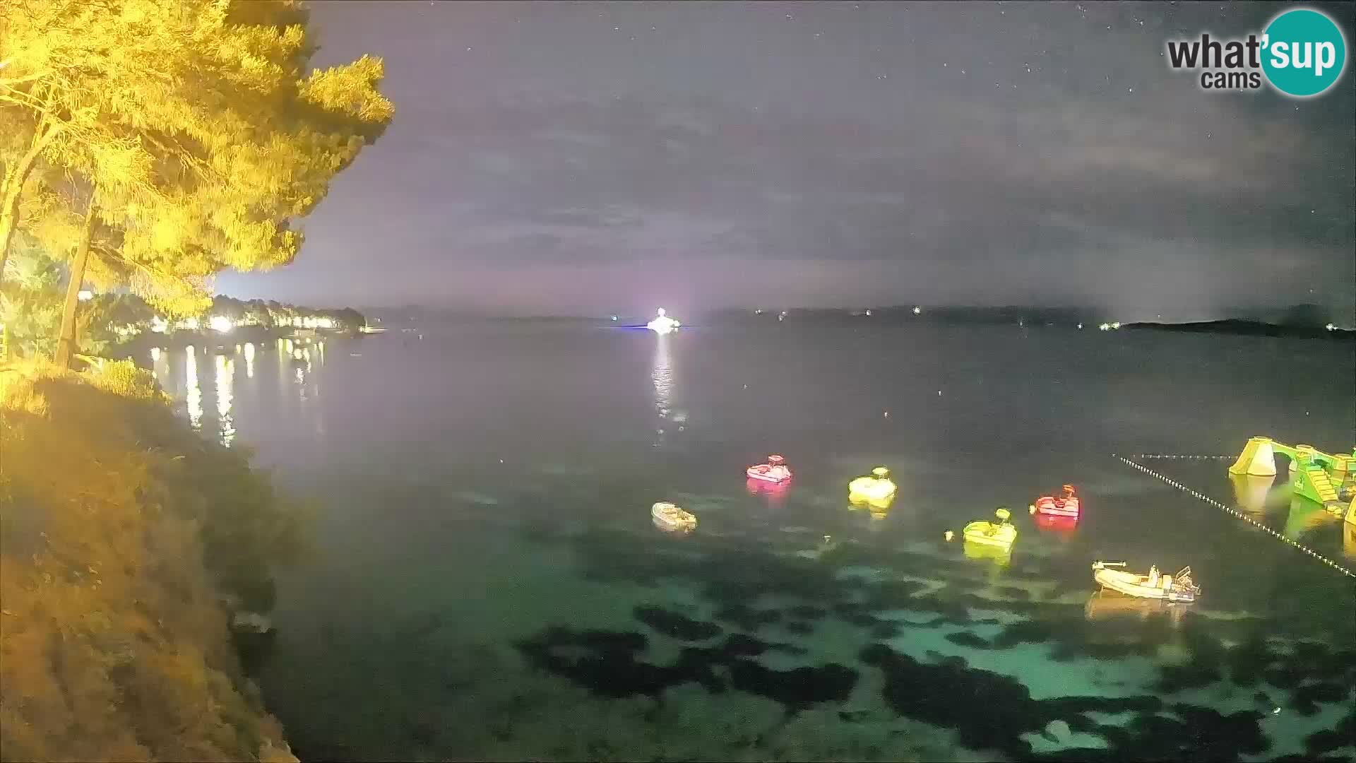 Webcam Spiaggia Potočine Bol – Vista live sulla spiaggia Borak, Isola di Brač