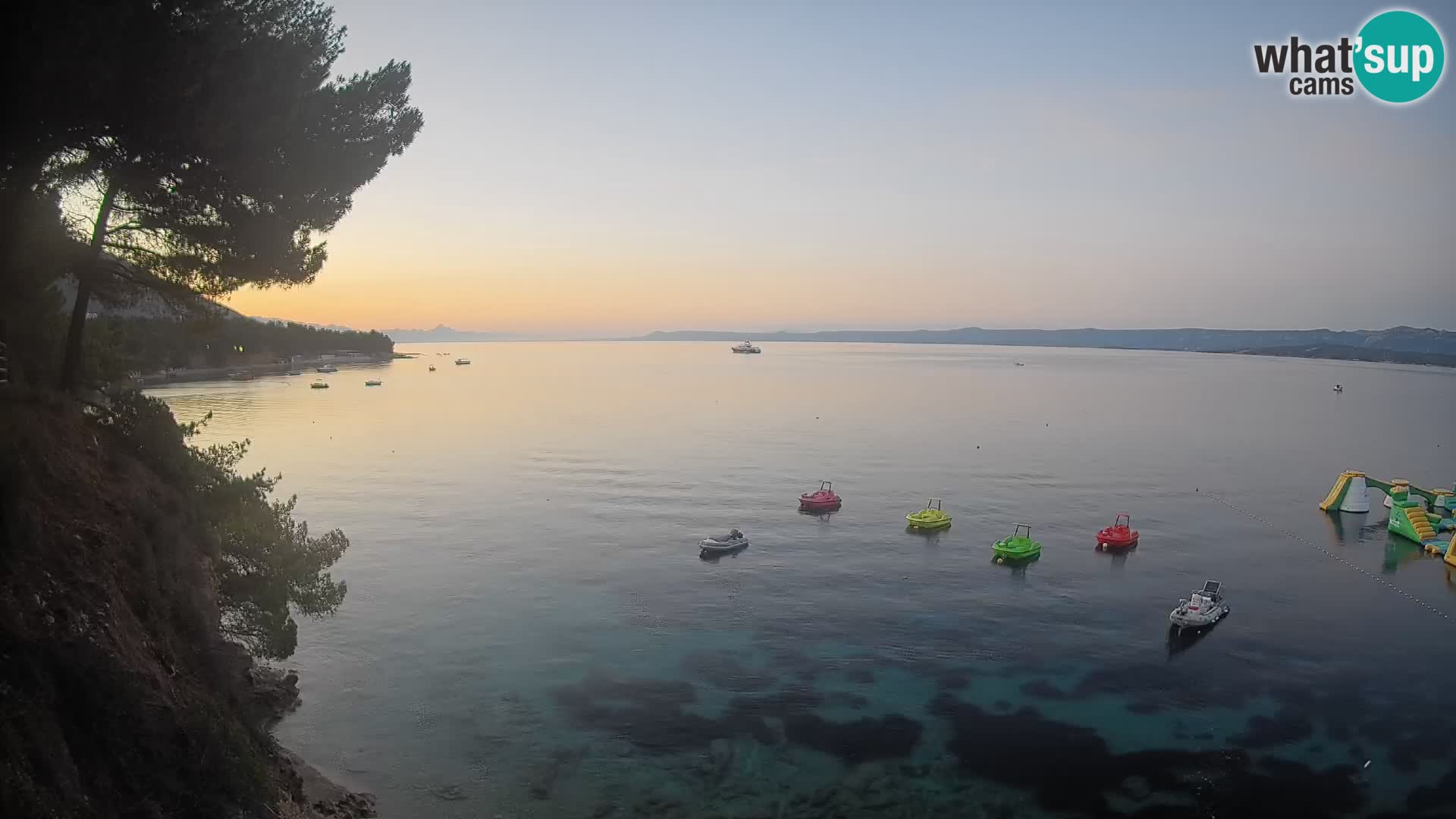 Spletna kamera Plaža Potočine Bol – Pogled v živo na plažo Borak, otok Brač