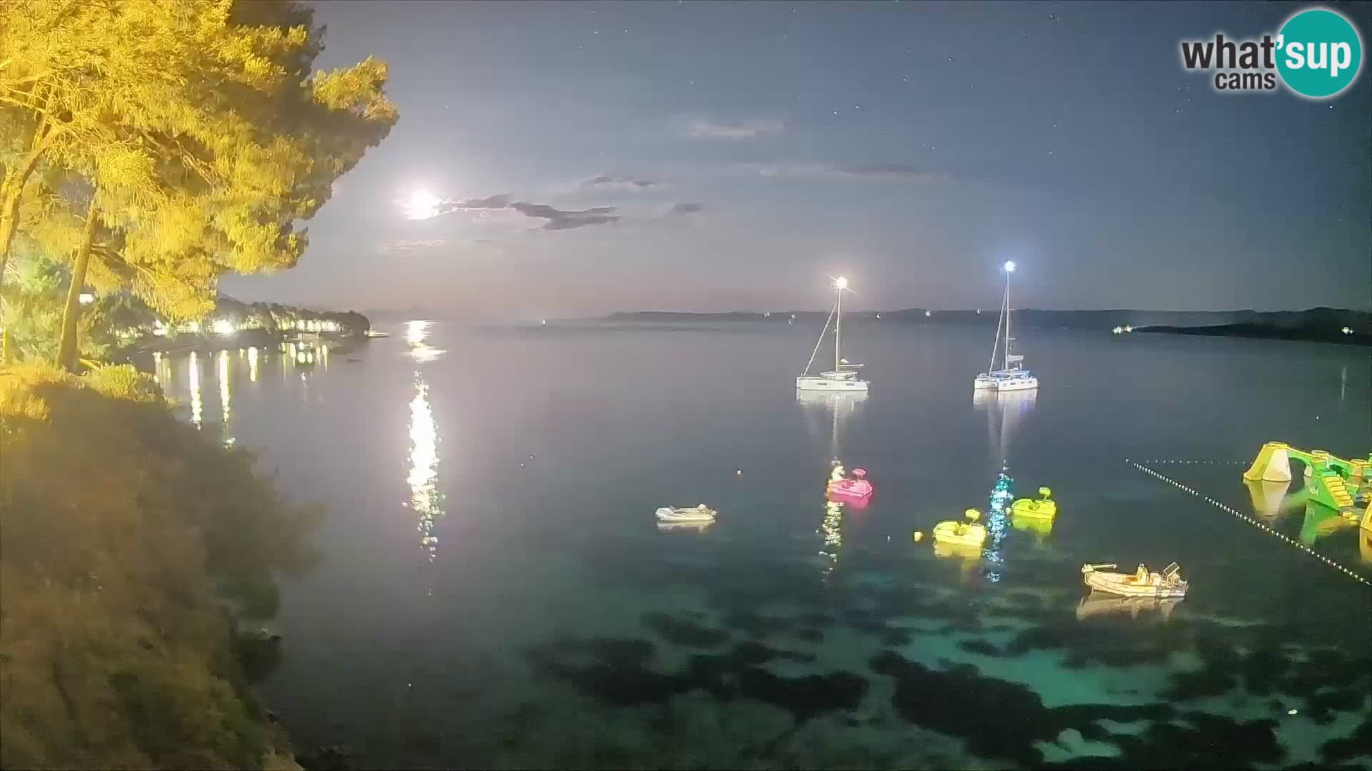 Web kamera Potočine Bol – Pogled uživo na plažu Borak, otok Brač