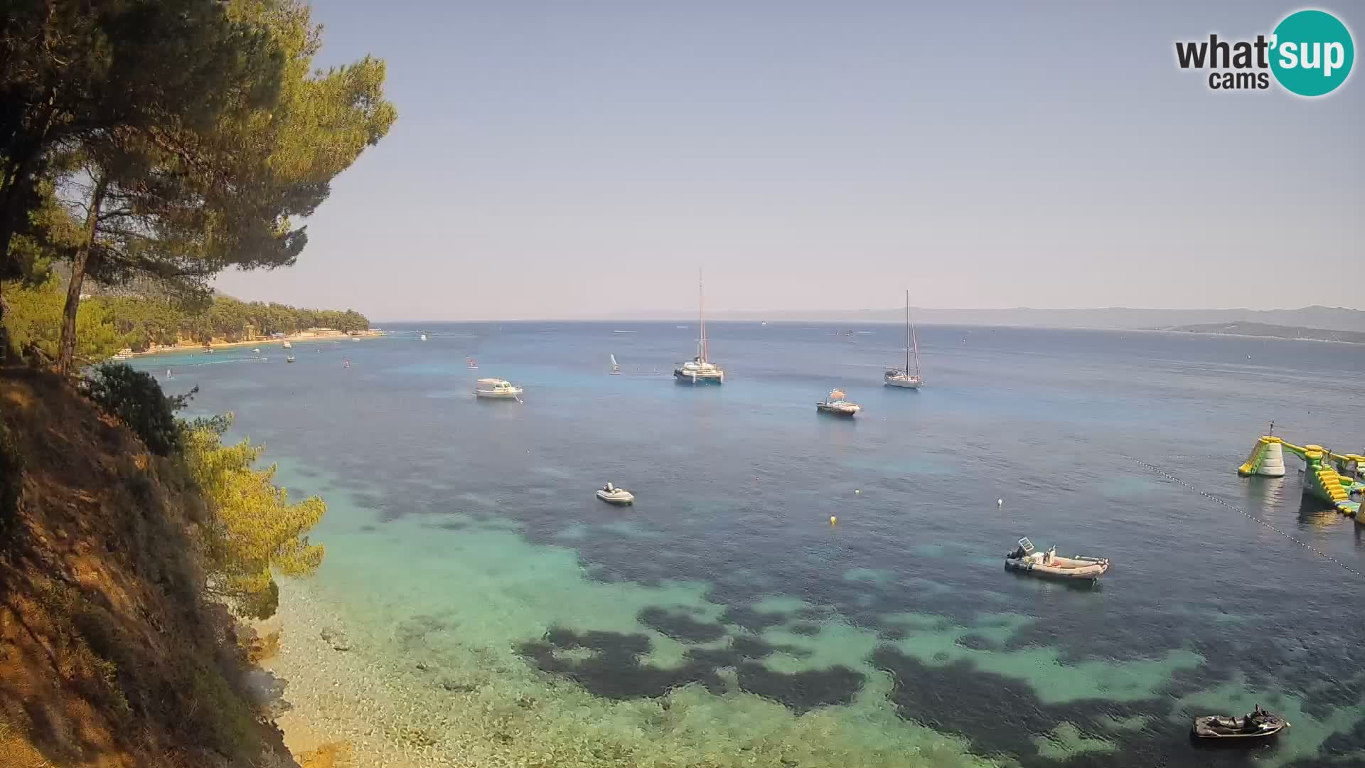 Spletna kamera Plaža Potočine Bol – Pogled v živo na plažo Borak, otok Brač