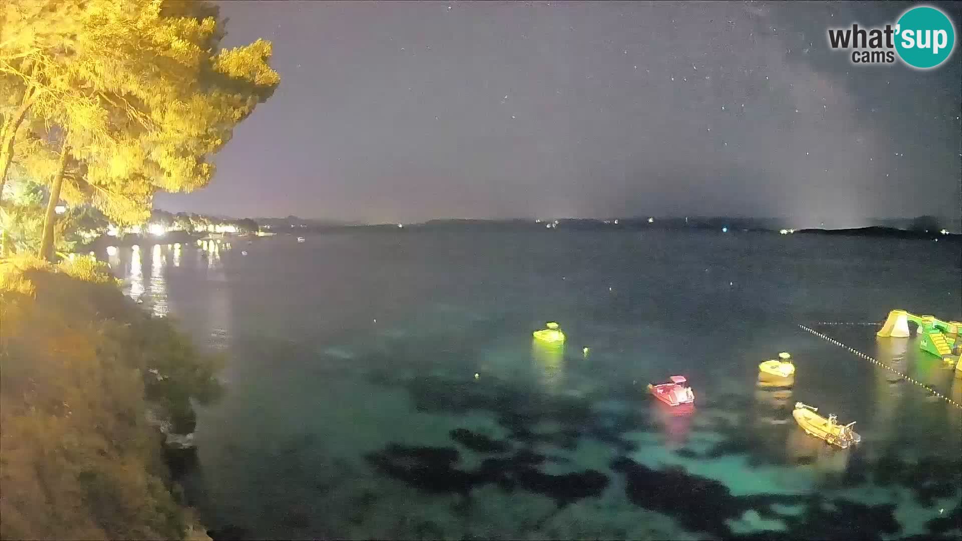 Webcam Spiaggia Potočine Bol – Vista live sulla spiaggia Borak, Isola di Brač
