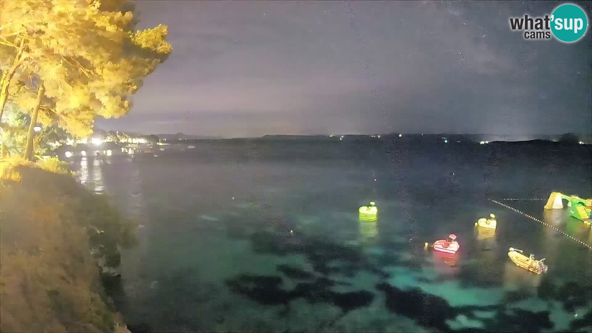 Web kamera Potočine Bol – Pogled uživo na plažu Borak, otok Brač