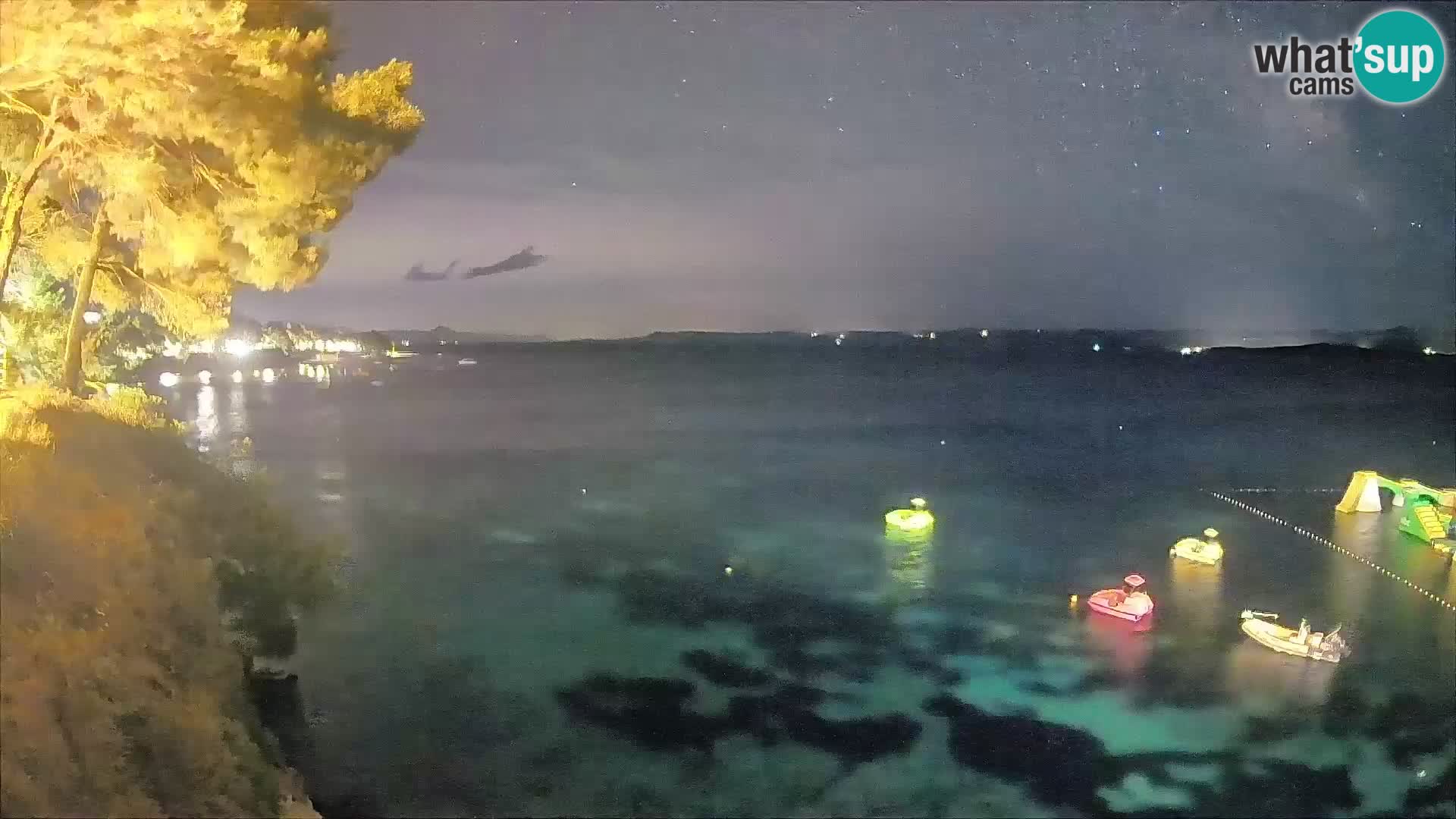 Spletna kamera Plaža Potočine Bol – Pogled v živo na plažo Borak, otok Brač