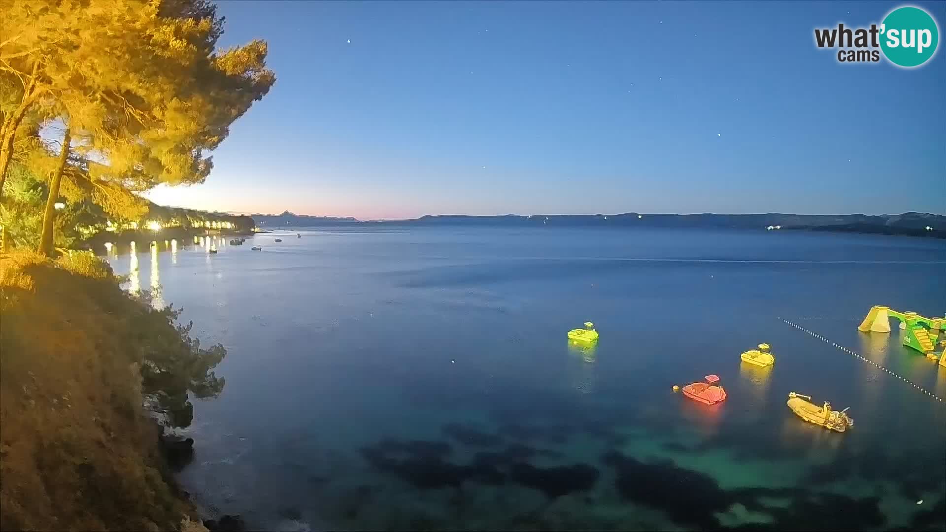 Spletna kamera Plaža Potočine Bol – Pogled v živo na plažo Borak, otok Brač
