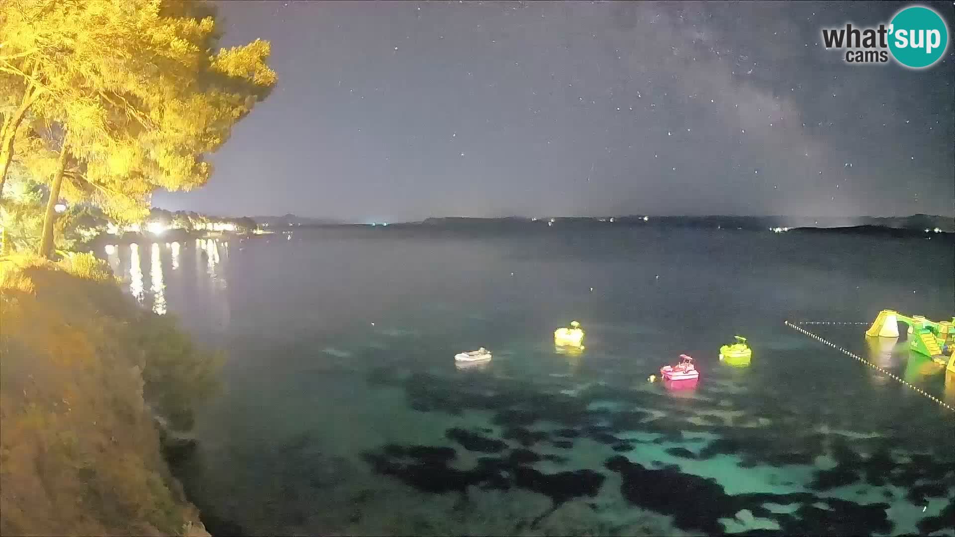 Webcam Spiaggia Potočine Bol – Vista live sulla spiaggia Borak, Isola di Brač