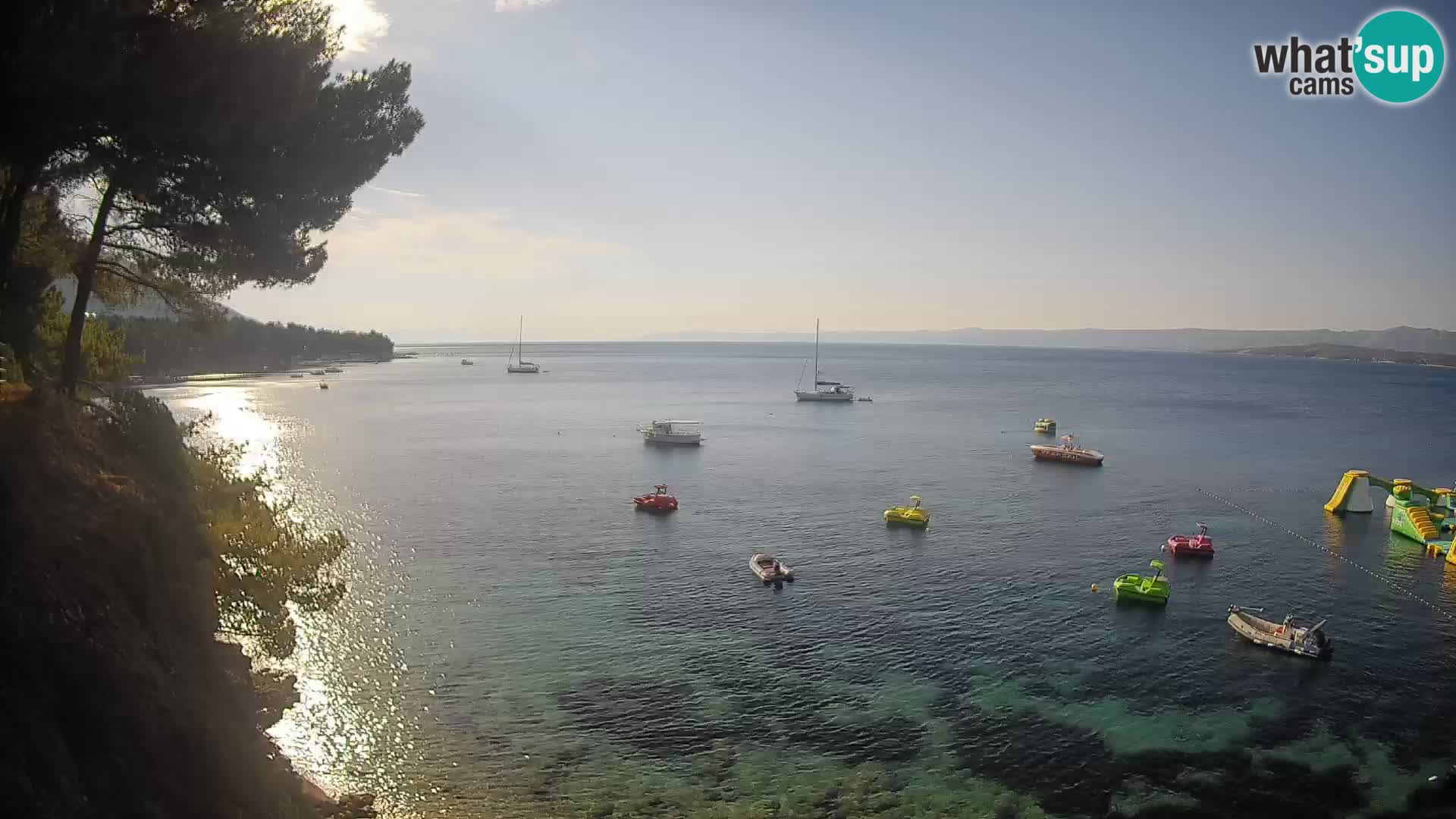 Spletna kamera Plaža Potočine Bol – Pogled v živo na plažo Borak, otok Brač