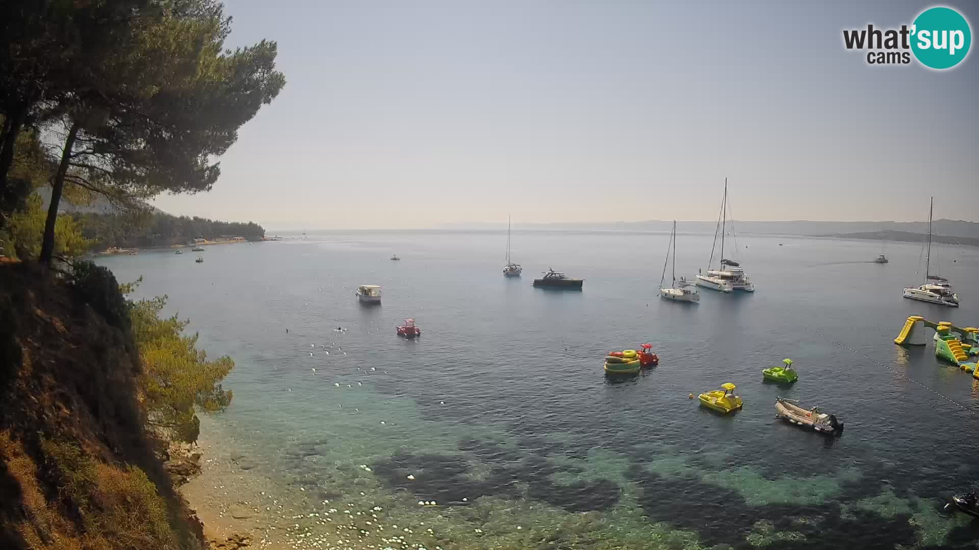 Spletna kamera Plaža Potočine Bol – Pogled v živo na plažo Borak, otok Brač