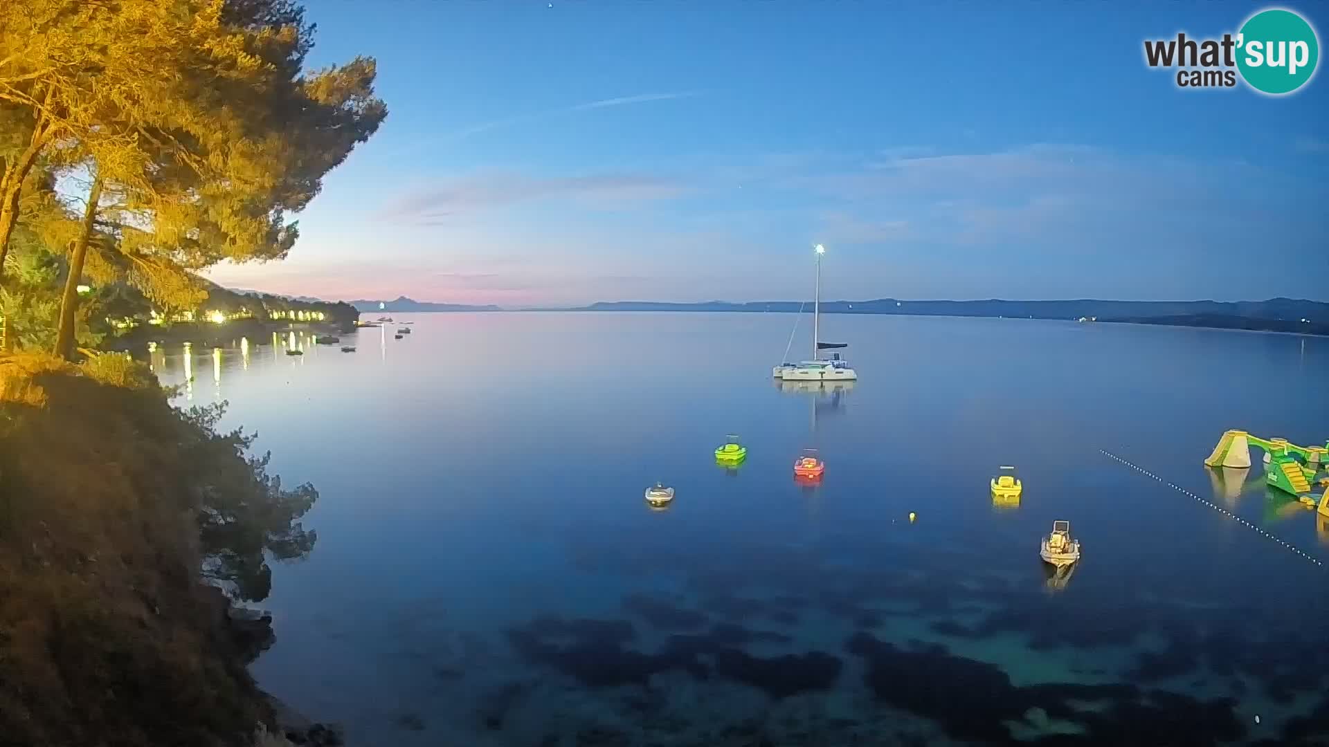 Webcam Spiaggia Potočine Bol – Vista live sulla spiaggia Borak, Isola di Brač