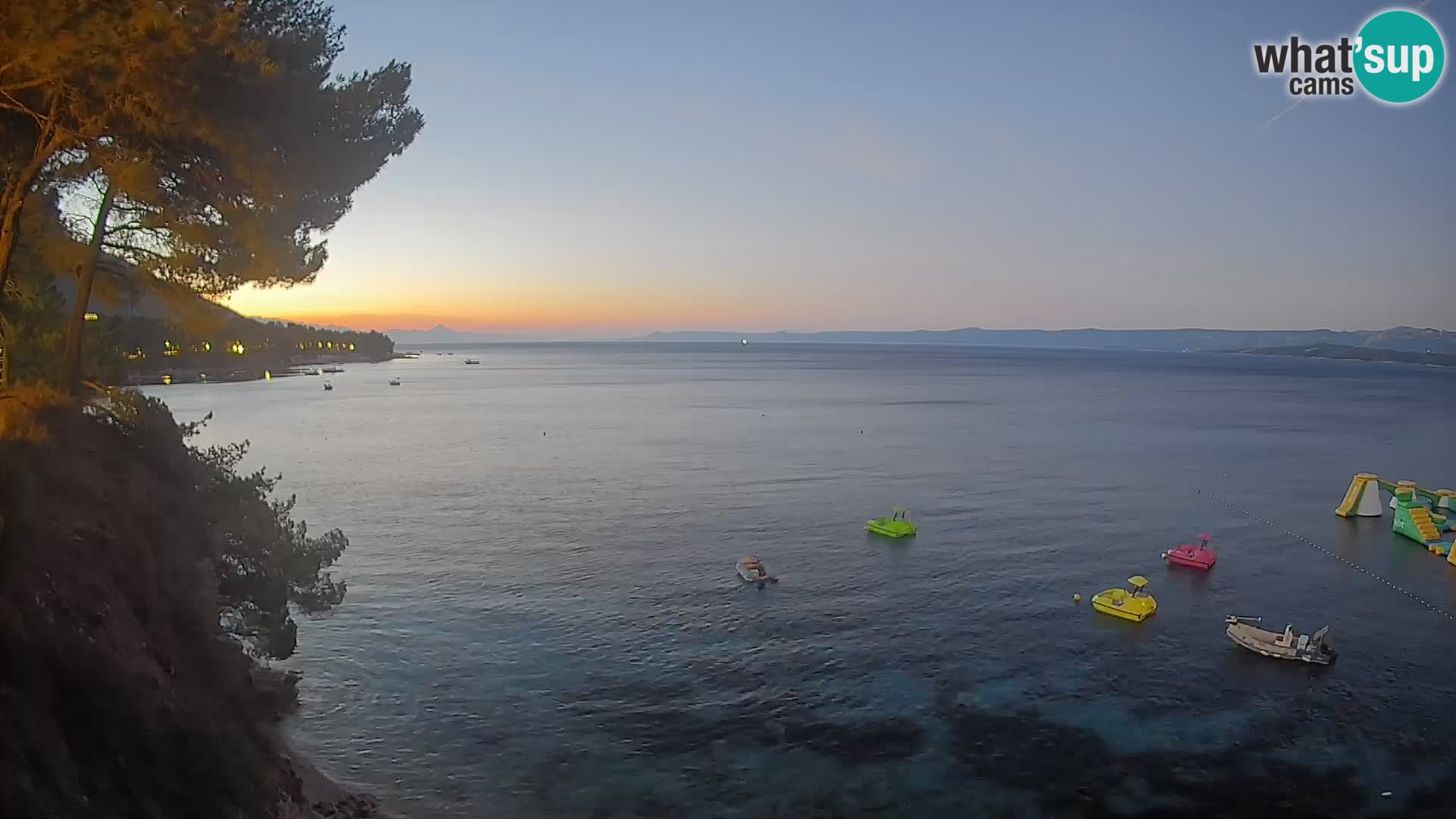 Spletna kamera Plaža Potočine Bol – Pogled v živo na plažo Borak, otok Brač