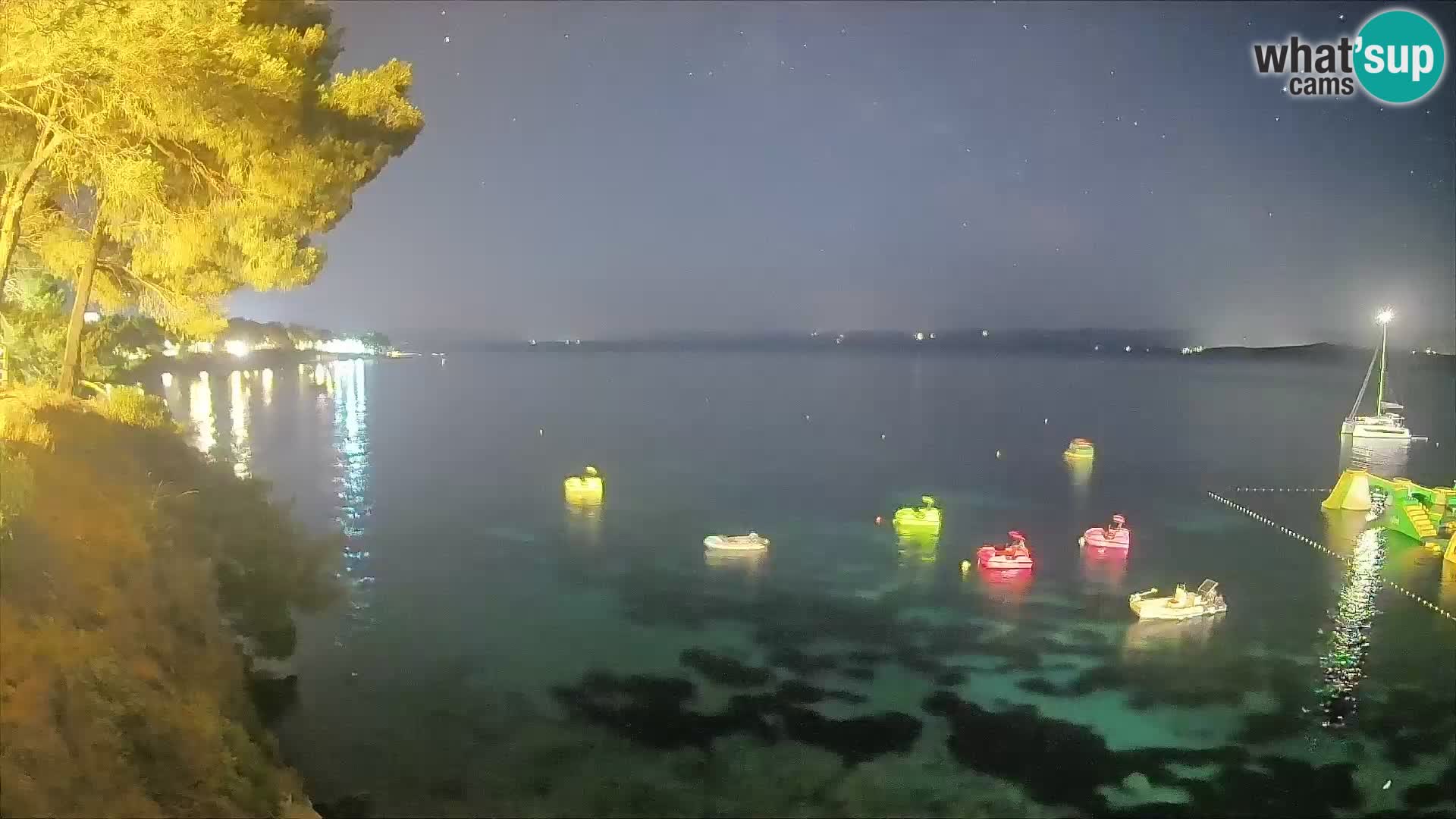 Webcam Spiaggia Potočine Bol – Vista live sulla spiaggia Borak, Isola di Brač
