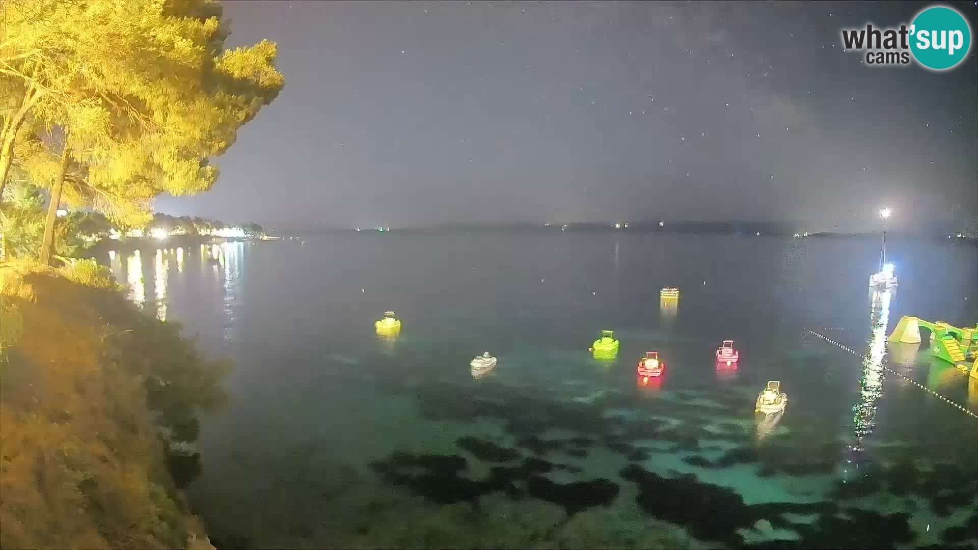 Webcam Spiaggia Potočine Bol – Vista live sulla spiaggia Borak, Isola di Brač