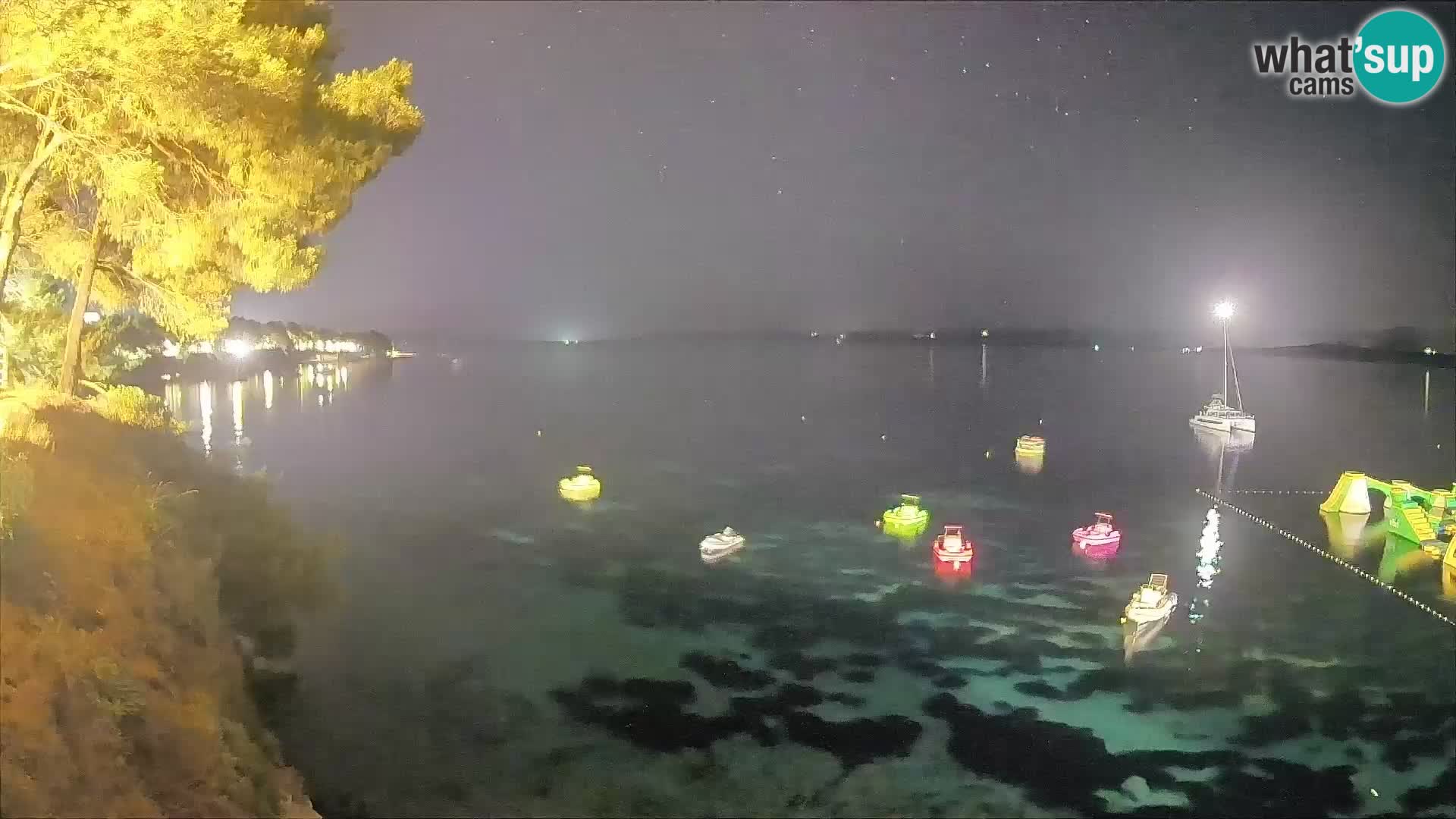 Web kamera Potočine Bol – Pogled uživo na plažu Borak, otok Brač