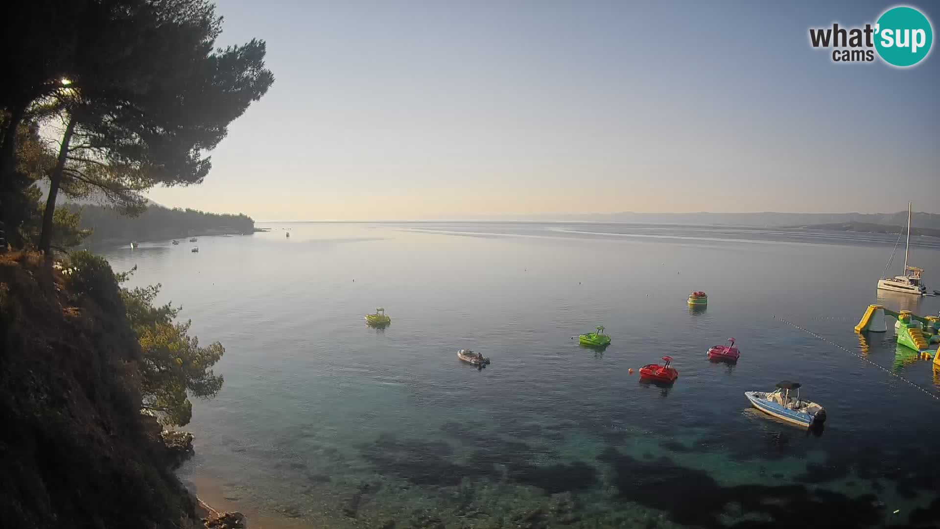 Spletna kamera Plaža Potočine Bol – Pogled v živo na plažo Borak, otok Brač