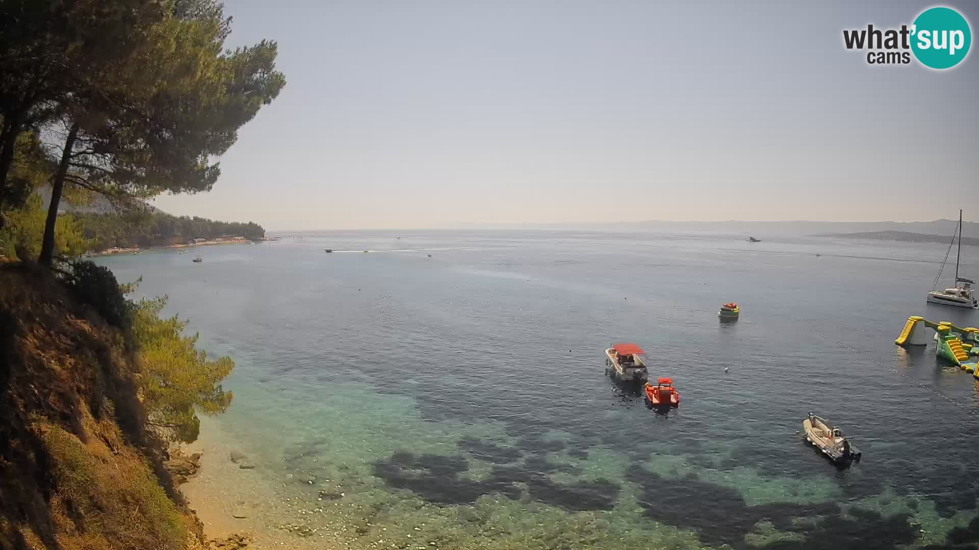 Spletna kamera Plaža Potočine Bol – Pogled v živo na plažo Borak, otok Brač