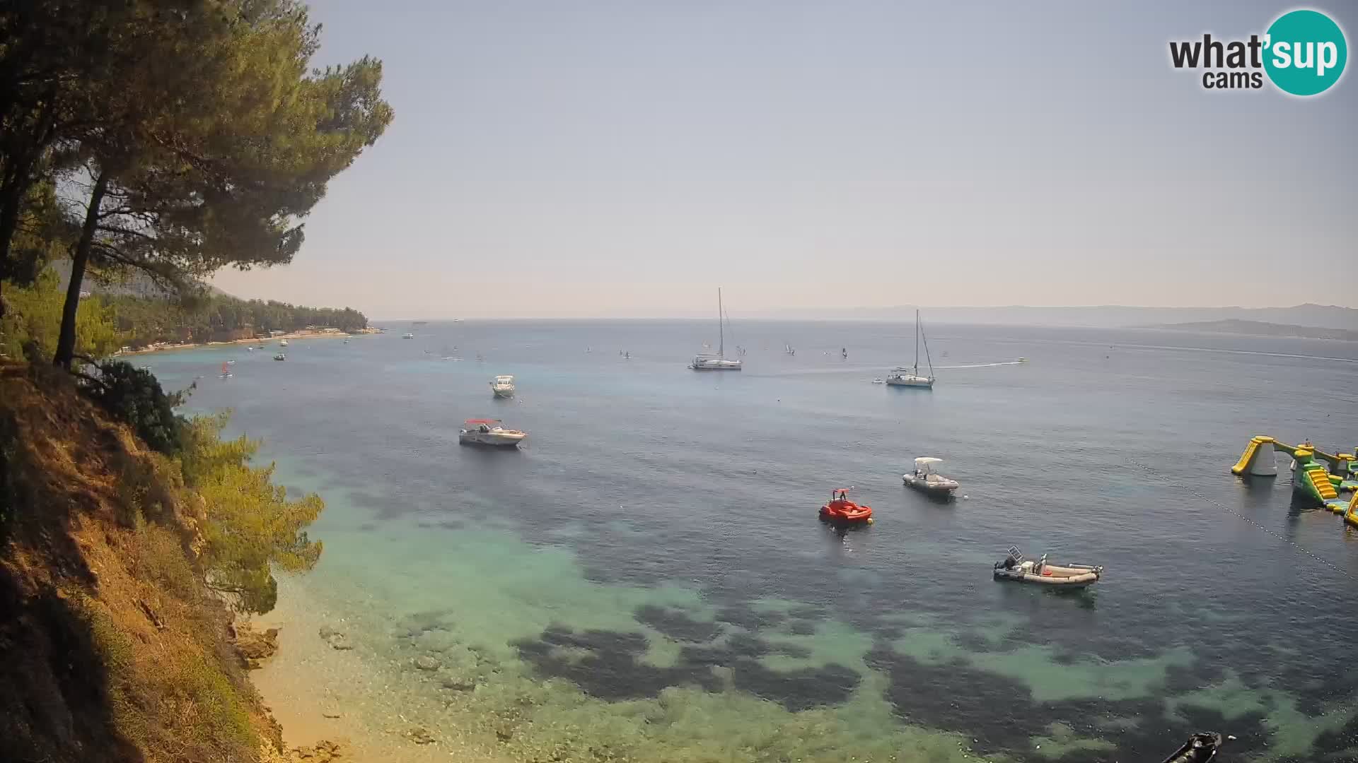 Spletna kamera Plaža Potočine Bol – Pogled v živo na plažo Borak, otok Brač